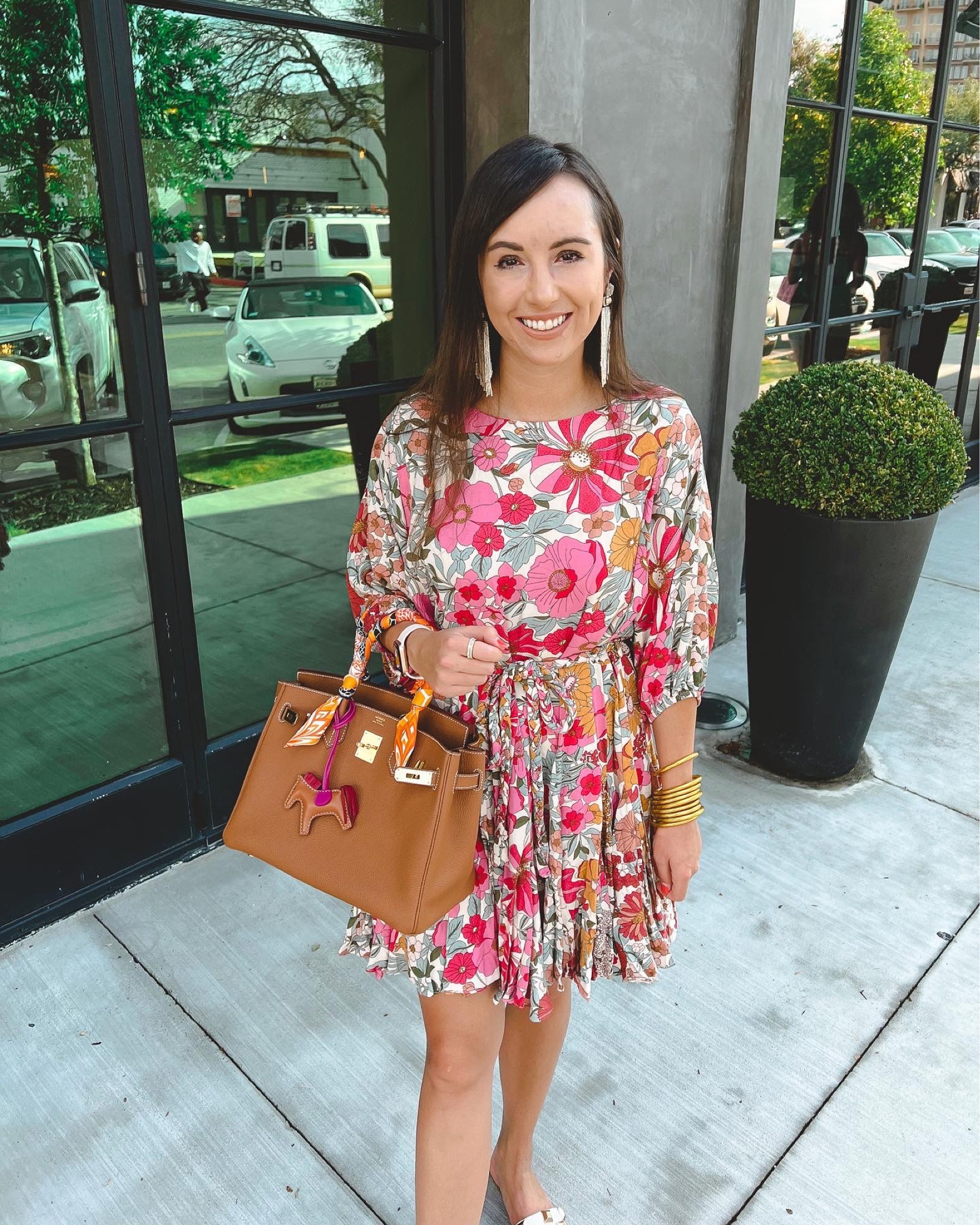 Date night dress outfit



#LTKSeasonal #LTKunder50 #LTKunder100