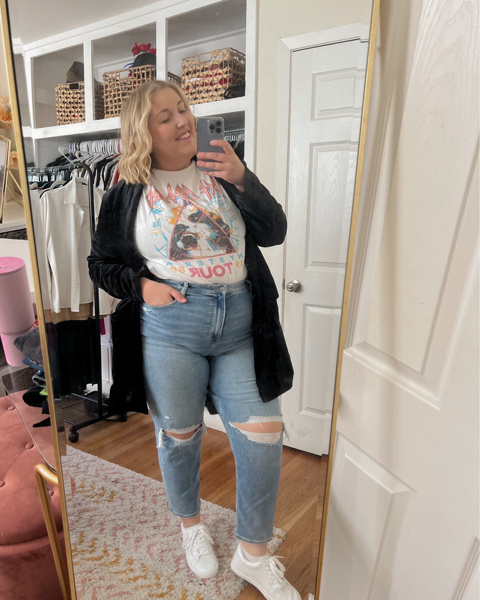 Velvet blazer outfit inspo 🖤 Size 16/18 style | midsize style | plus size outfit 

#LTKmidsize #LTKstyletip #LTKplussize