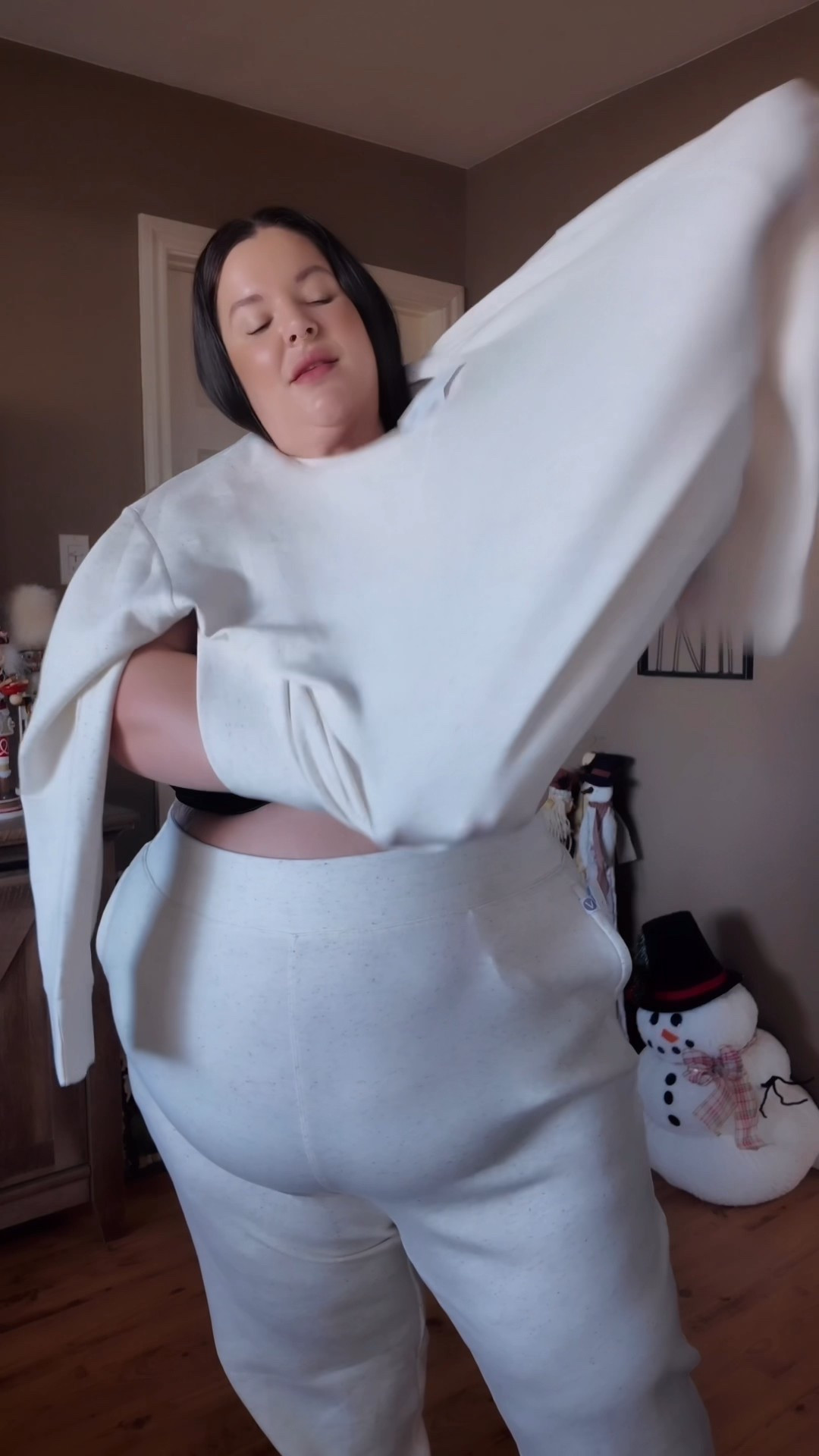 i never want to take this set off. it silky soft and stretchy and perfect! 

#LTKPlusSize #LTKSaleAlert #LTKmomlife