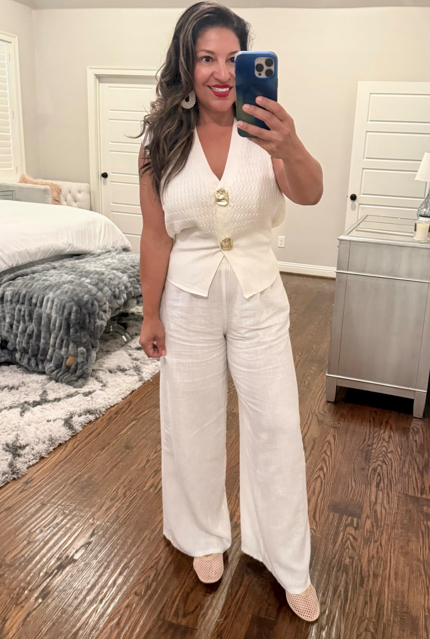 This sweater is SO CUTE and $26!! It comes in tons of cute colors. 

I’m wearing a small. It would be so cute over a button down shirt, too!

#LTKFindsUnder50 #LTKTravel #LTKSaleAlert