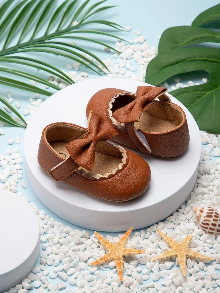 Baby Bow Decor Scallop Detail Mary Janes | SHEIN