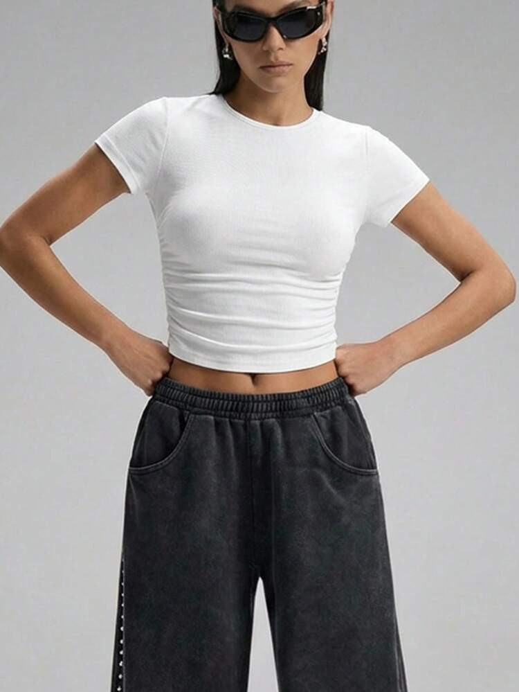 LYSMO Solid Ruched Side Crop Tee | SHEIN