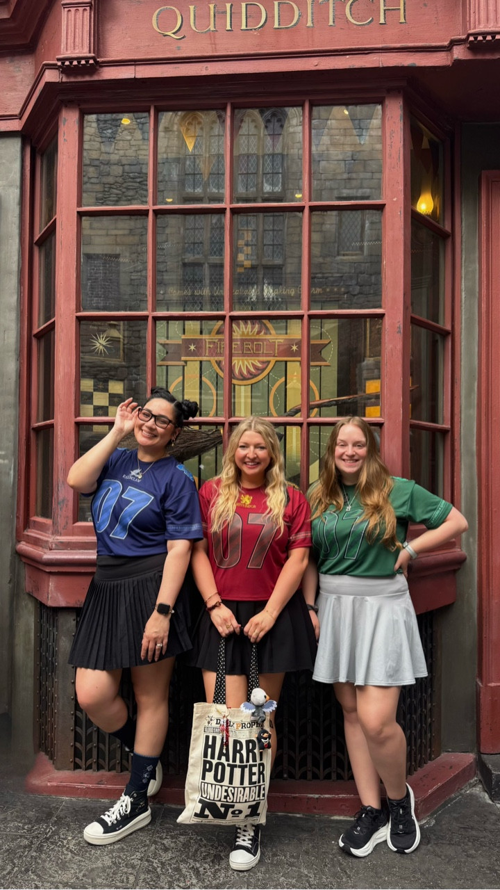 Ready to root for gryffindor’s quidditch team! ♥️🦁

Not linked:
-Harry Potter Jewelry: Mahou Dokoro
-Bag: minalimadesign (sold at universal)
-Socks: Mahou dokoro 




#LTKootd #LTKvlog #LTKSaleAlert