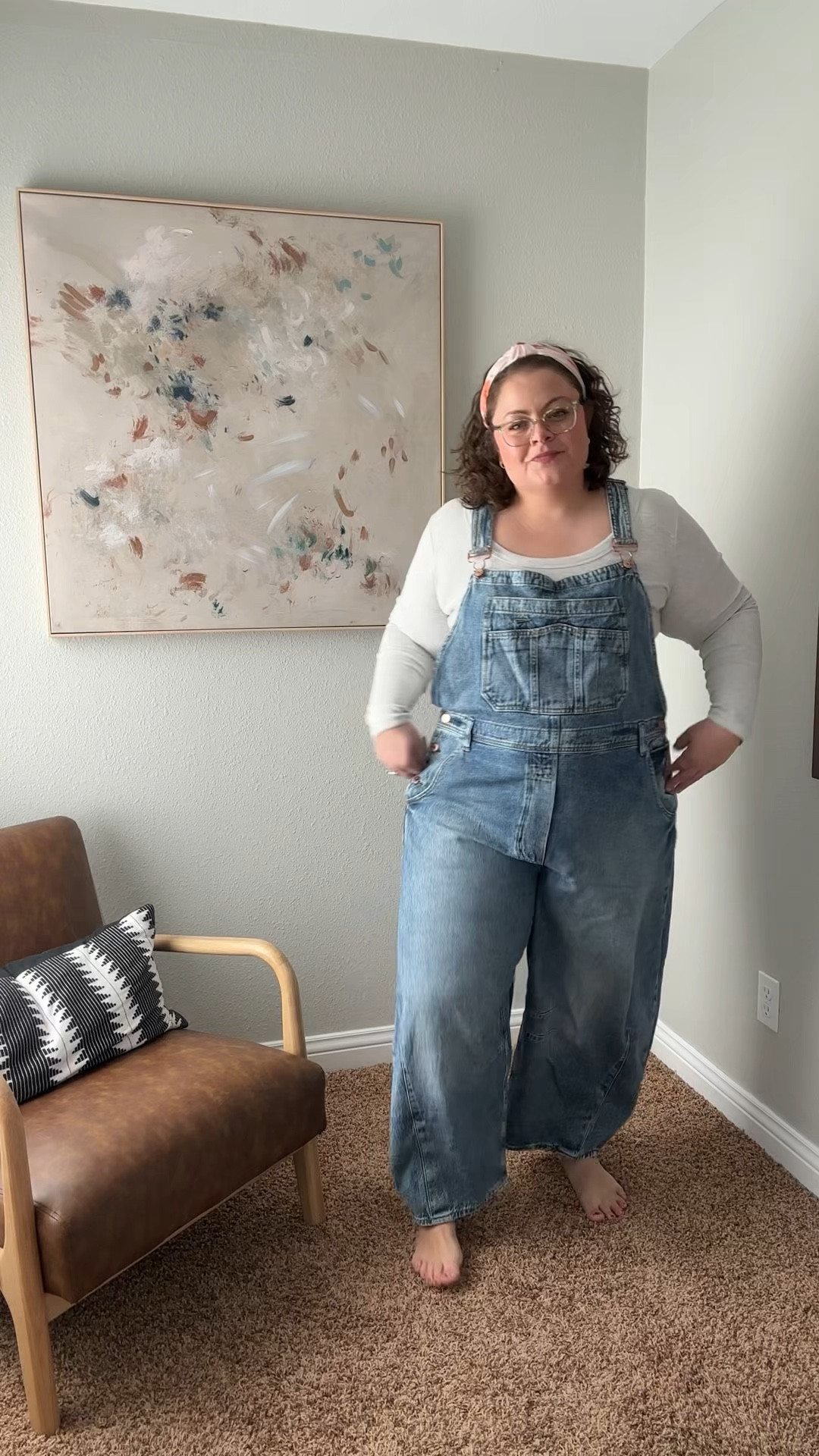 Bibs XXL
Top XL

bust 44  //  waist 39  //  hips 54 

#LTKMidsize #LTKPlusSize #LTKWatchNow