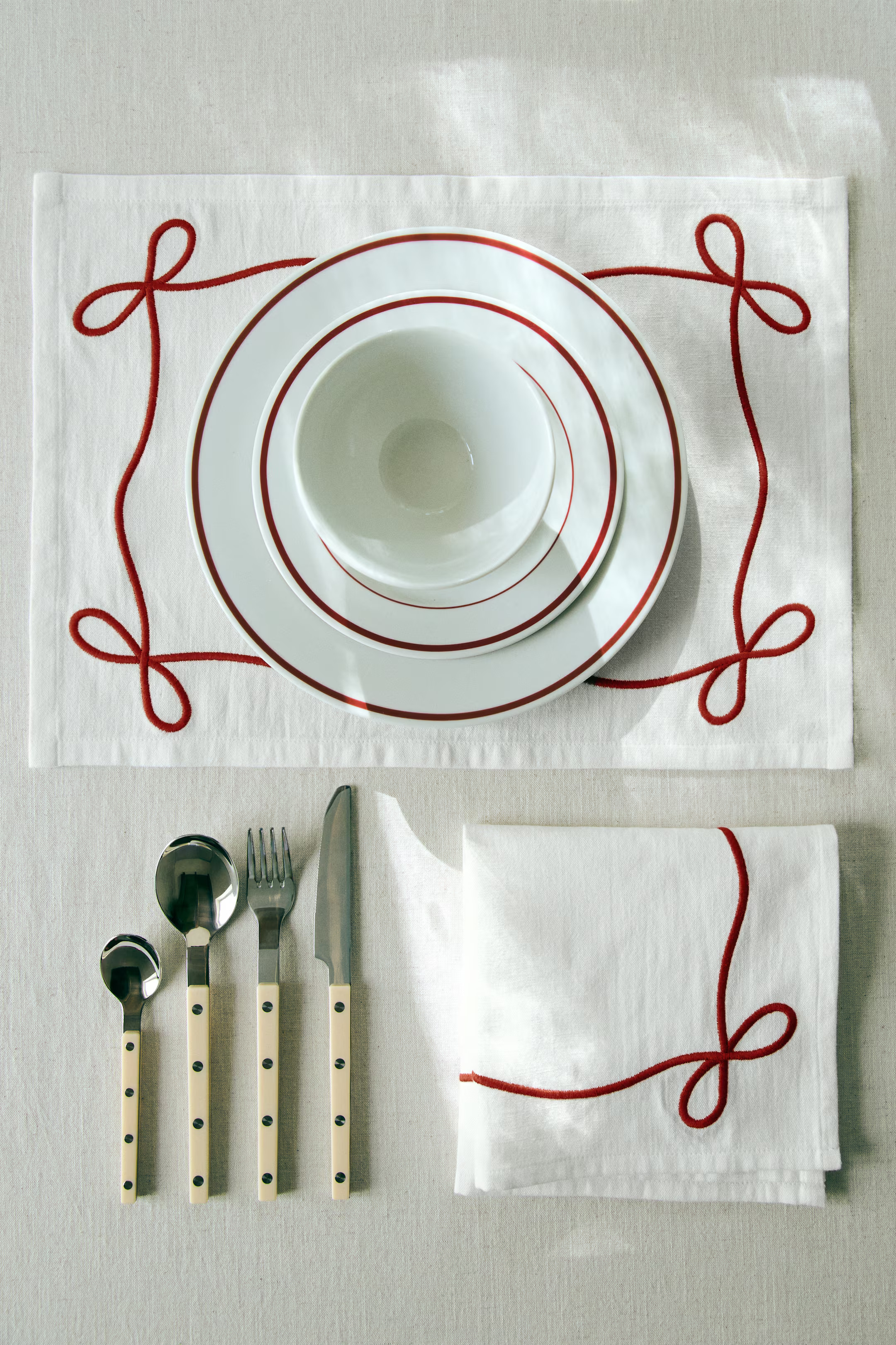 2-Pack Embroidered Linen-Blend Placemats | H&M (US + CA)