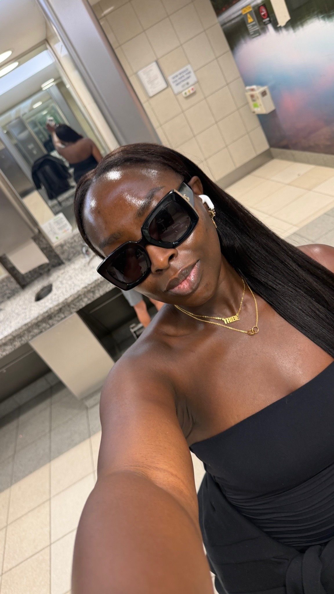 Got sooooo many compliments on my skin while walking through the airport! I love it, I love ittttttttt.