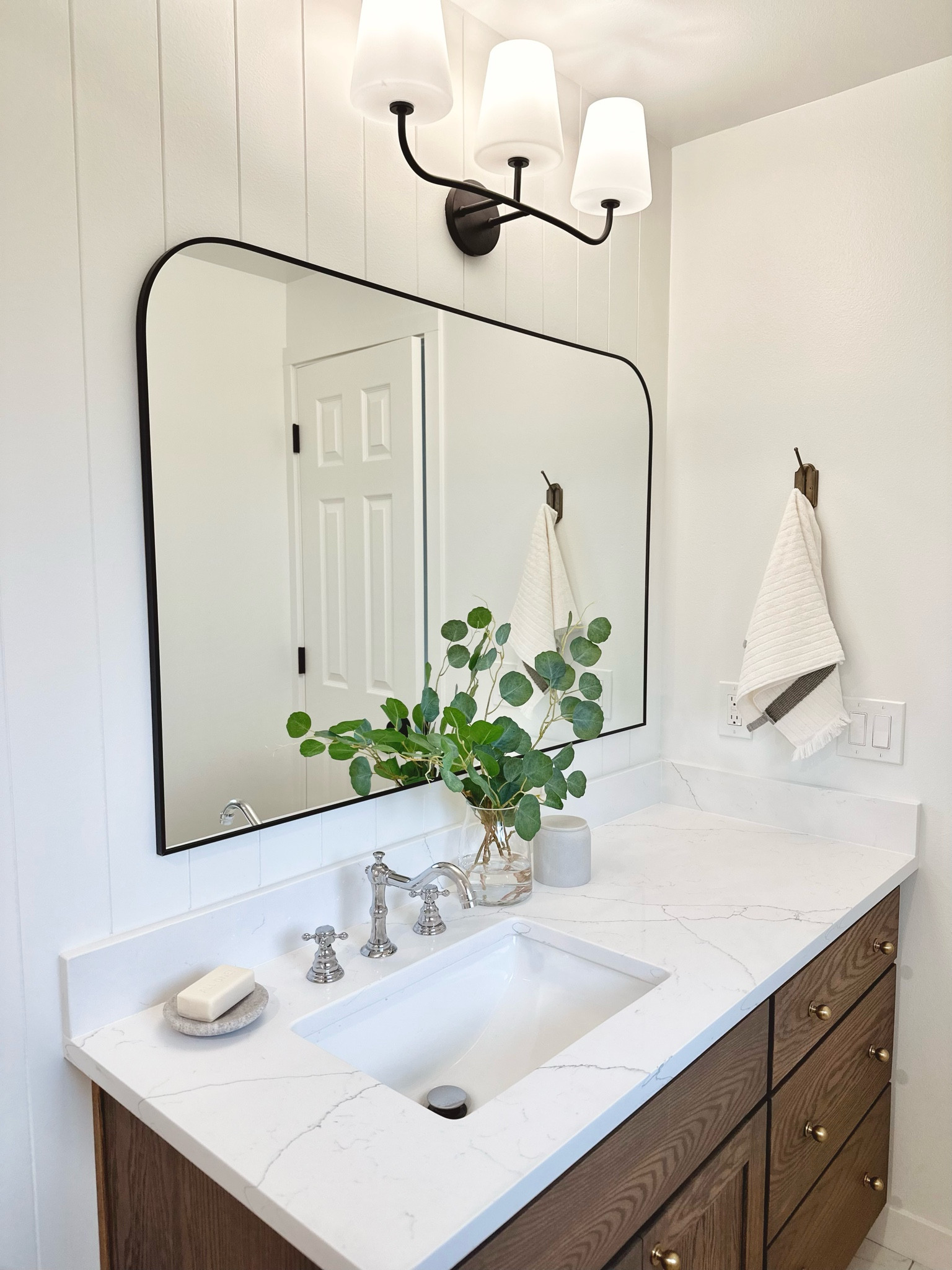 #showerdesign #showercurtain #organictile #tileshower #masterbathroom #bathroomideas #bathroomremodel #bathroomrenovation #bathroomrenovationideas #bathroommirror #bathroomlightfixtures

#LTKSaleAlert #LTKHome