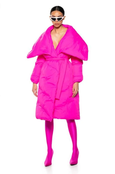 CAMPING TUFTED PUFFER COAT IN PINK | AKIRA