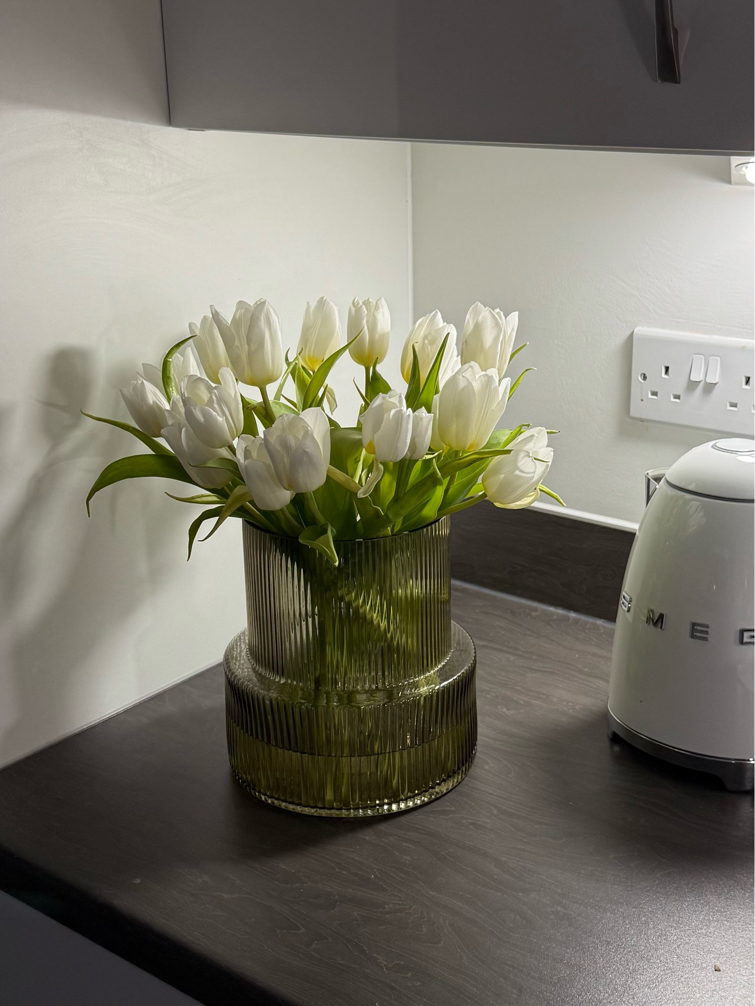 my favourite vase 🌷 the black one is sold out so i’ve linked the clear version 🫶🏼

home inspo, spring vibes, cosy 

#LTKhome #LTKspring #LTKuk