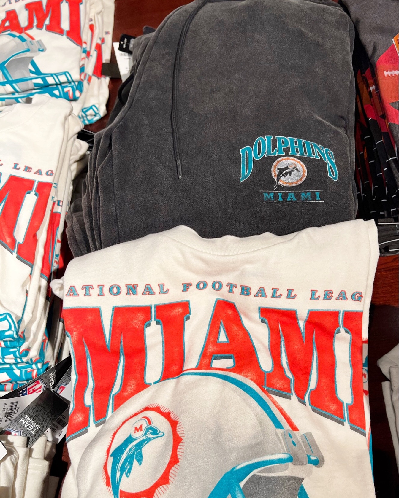 Nfl Miami Dolphins Men's Quick Tag Athleisure T-shirt : Target