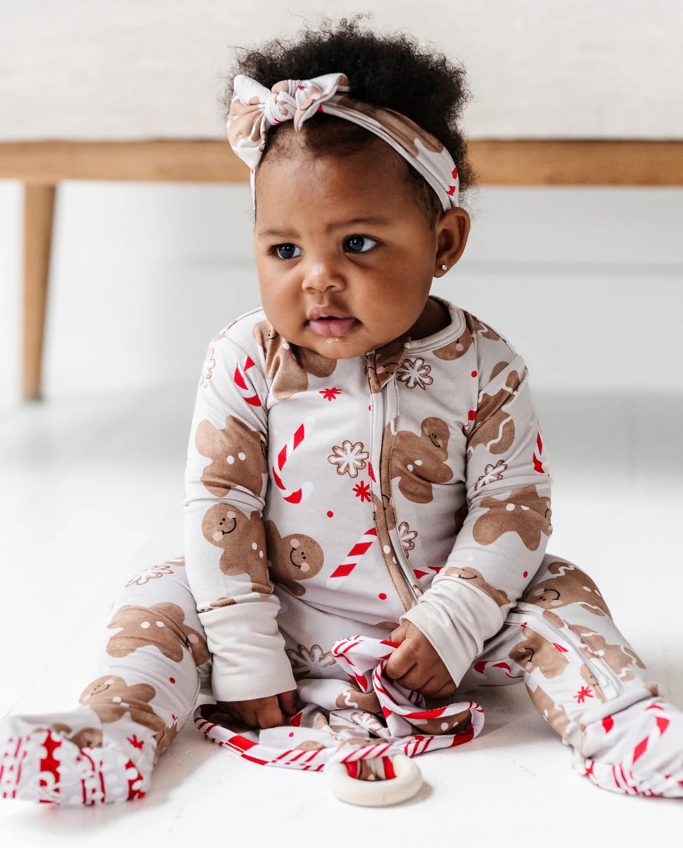 Baking Spirits Bright Footie | Bums & Roses