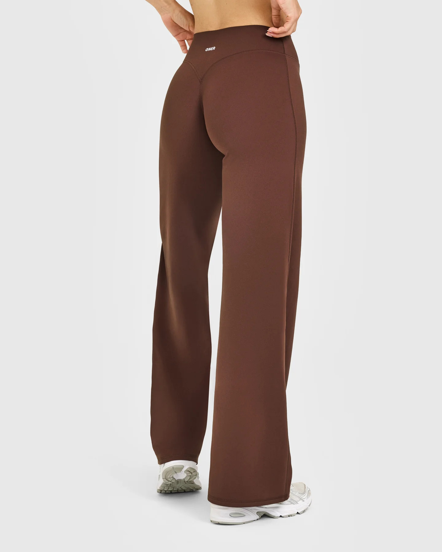 SoftMotion™ Straight Leg Pants with White Logo
Espresso Brown | Oner Active (UK / US)
