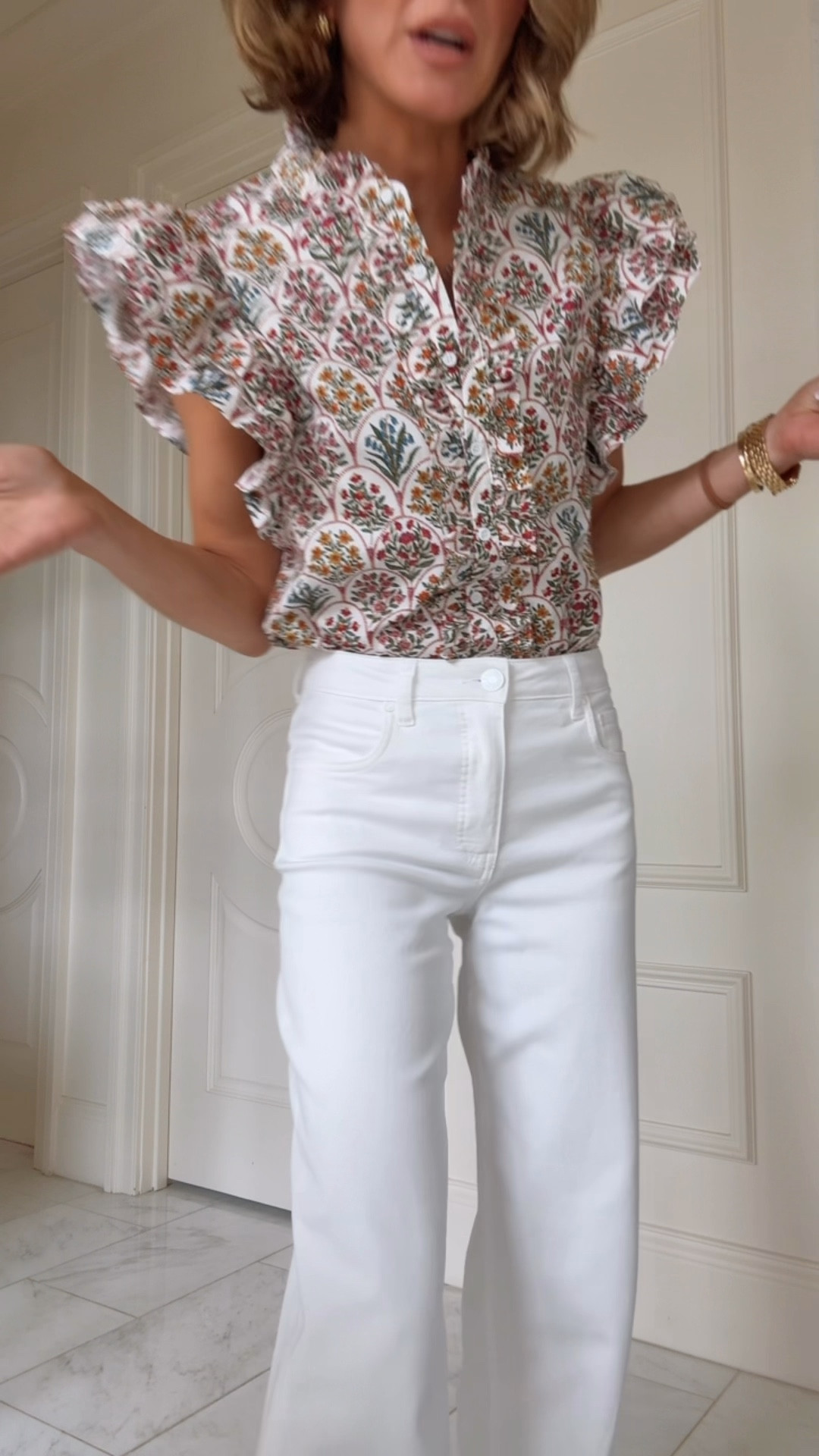 I'm wearing size small in tops and size 0 in jeans which fit tts 