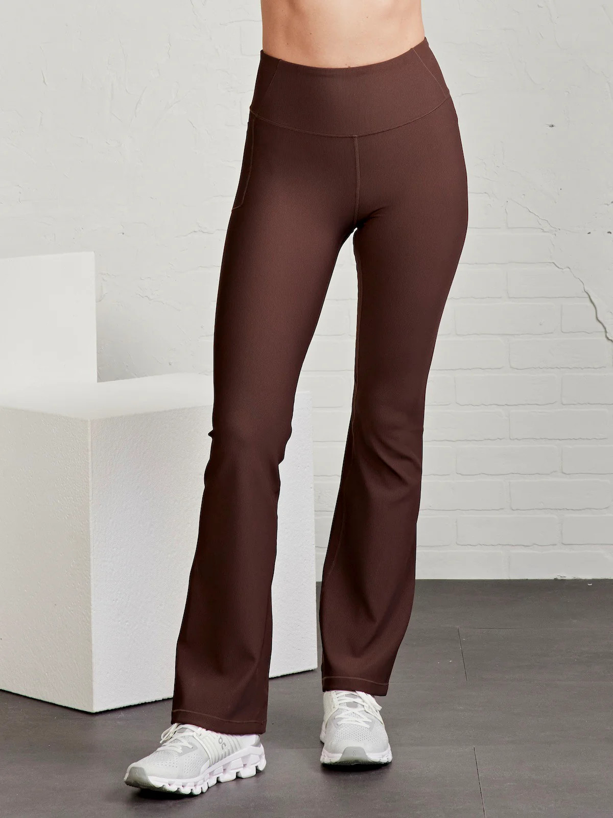 Sculptive Rib Pocket Flare Pant | tasc Performance