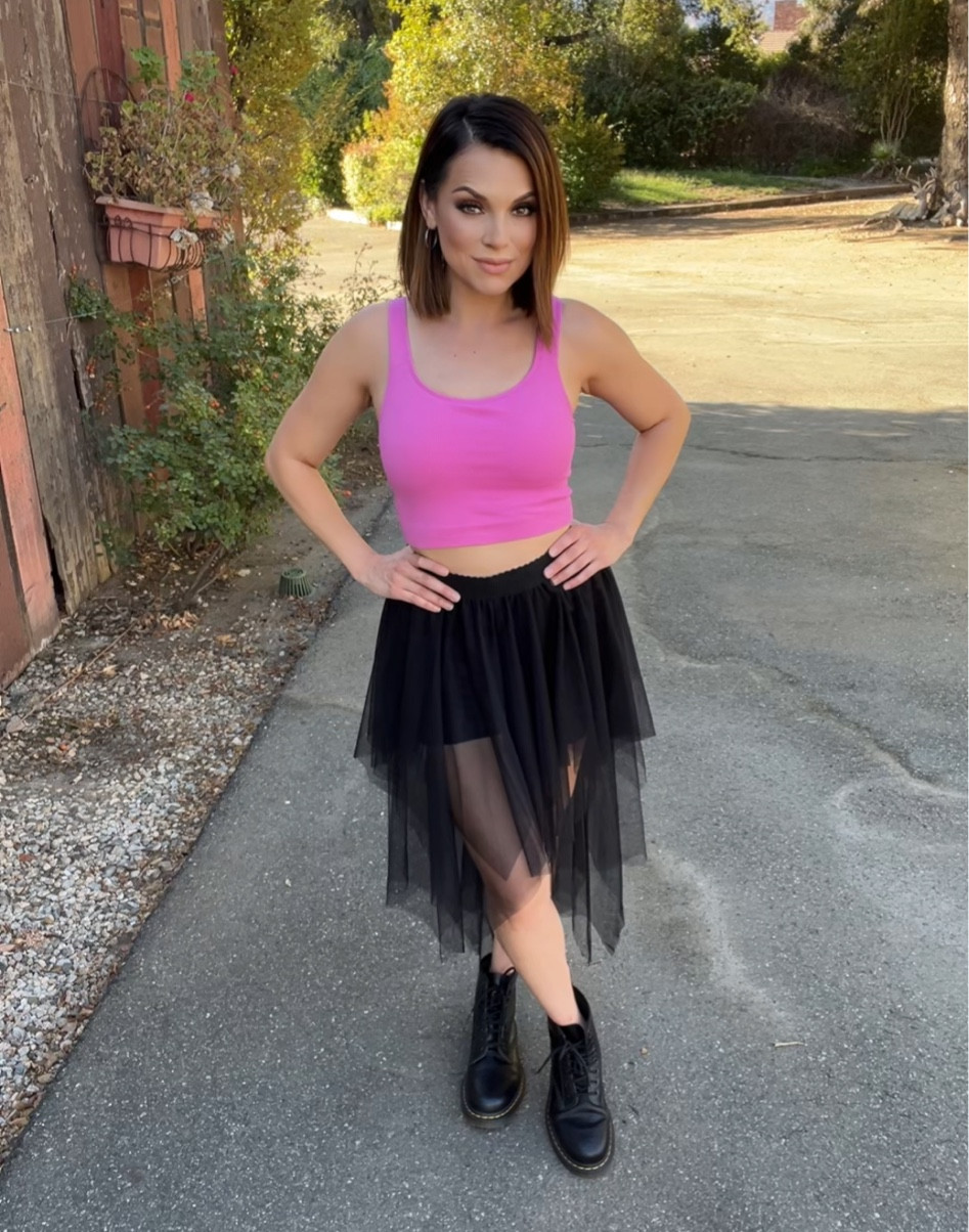 October Skirt Outfit 

#LTKStyleTip #LTKSeasonal #LTKHalloween