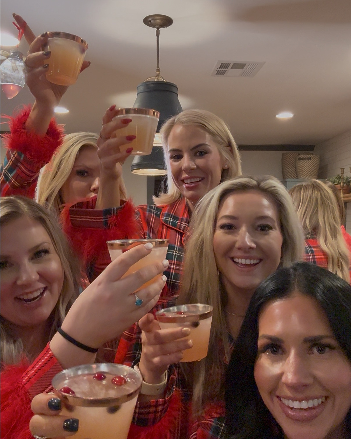 Momtok meetup PJ’s! 🎄🎅🤶🧑‍🎄