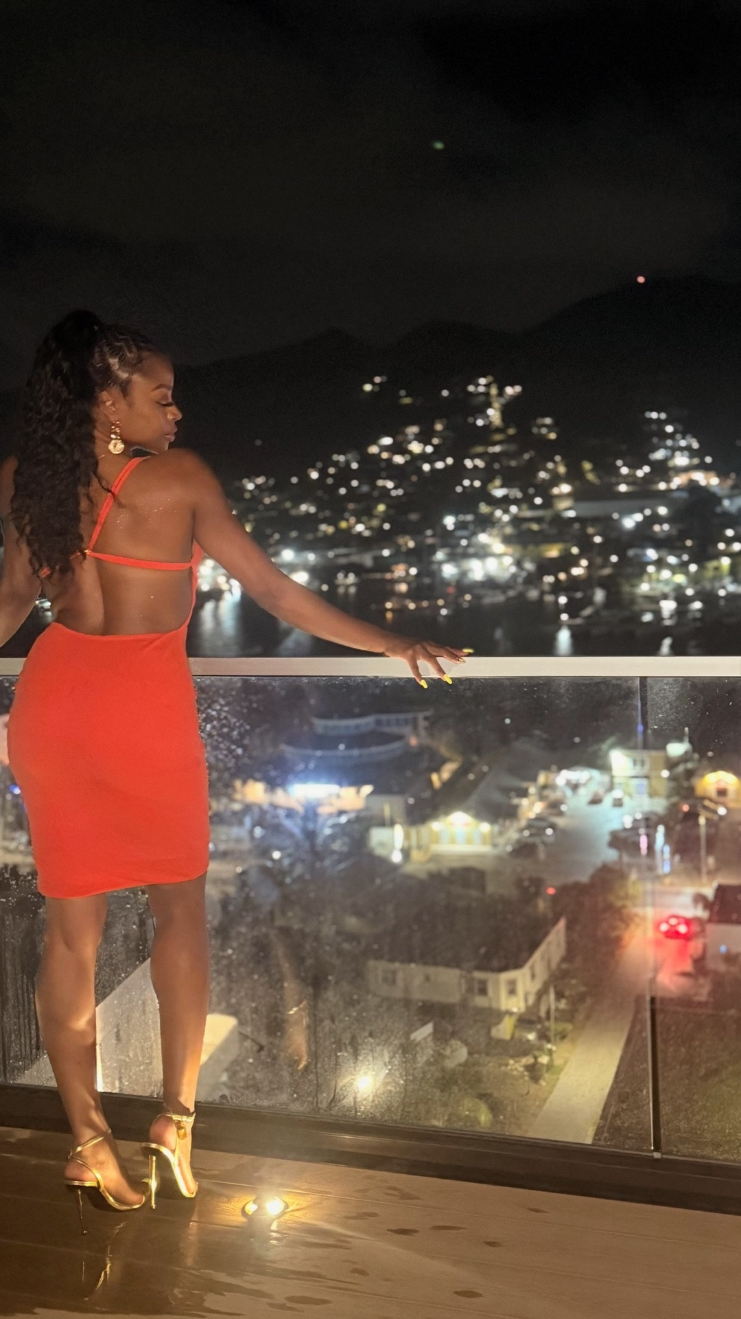 Popping bottles for a new decade 🥂🍾✨ A little bubbly, a little chaos, and a whole lot of fun celebrating 40 in Sint Maarten! 🌴☀️

#LTKootd #LTKOver40 #LTKgrwm