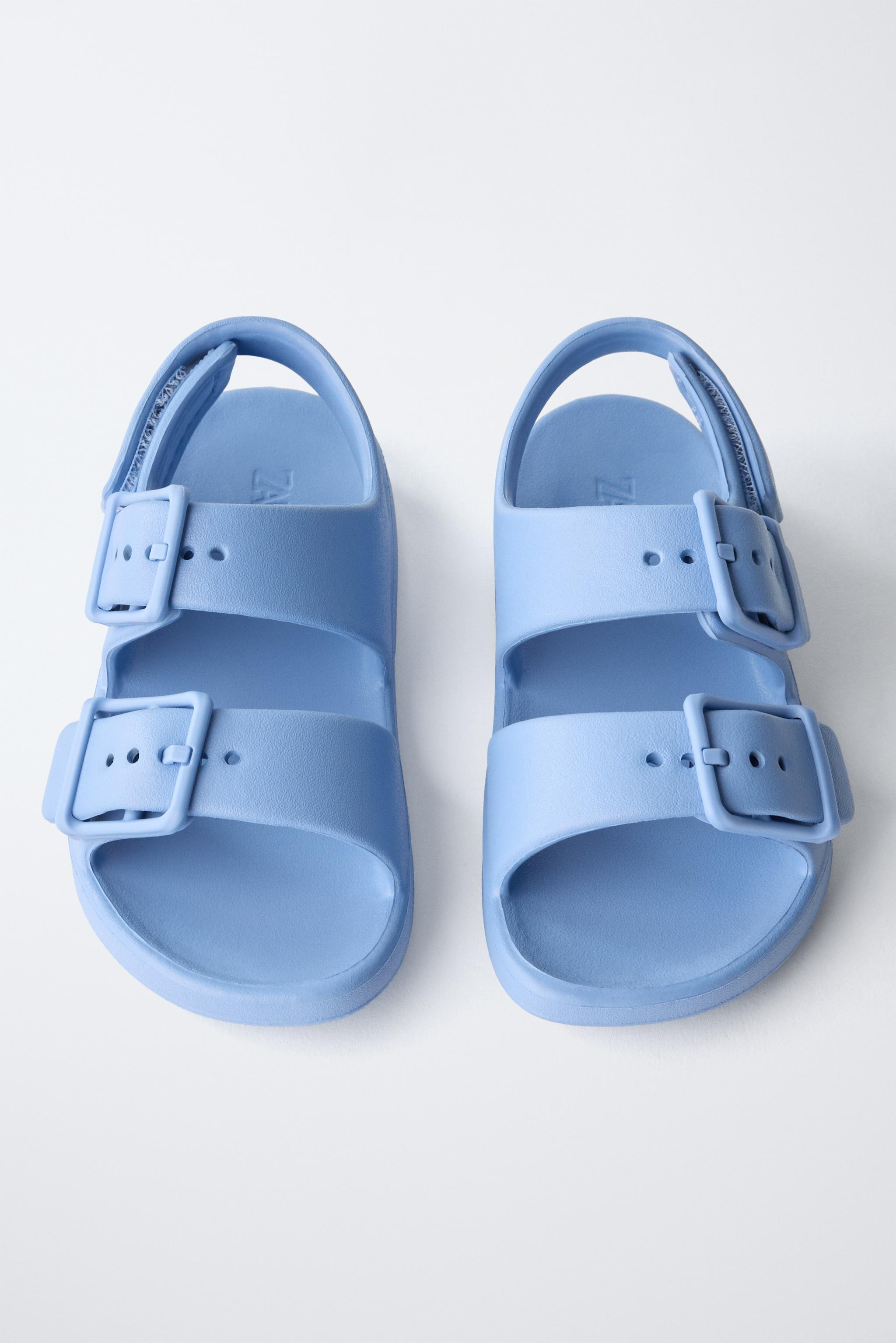 RUBBERIZED BUCKLED SANDALS | Zara US