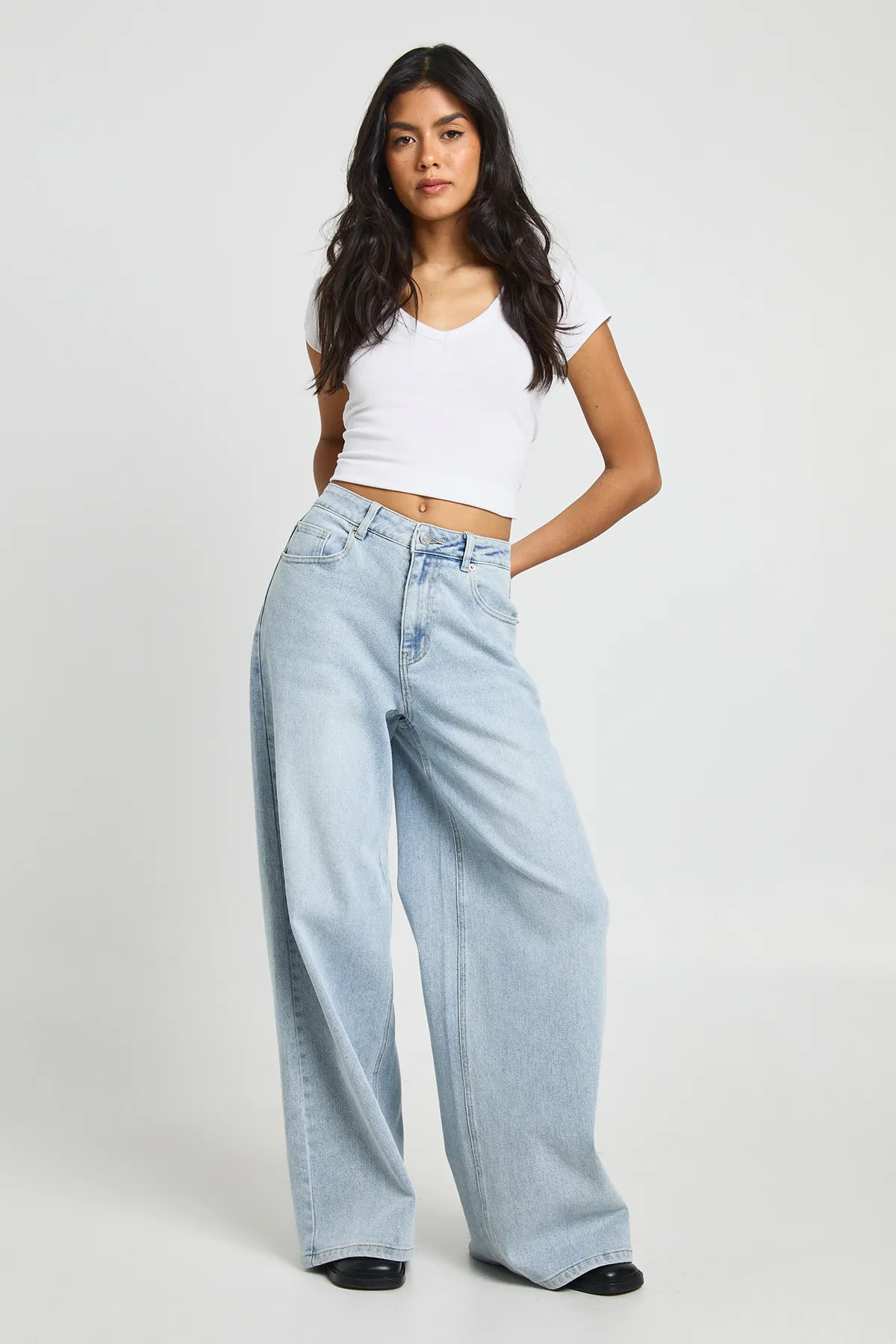 Vintage Bleach The Mid Waist Wide Leg Jean | Boohoo USA | boohoo (US & Canada)