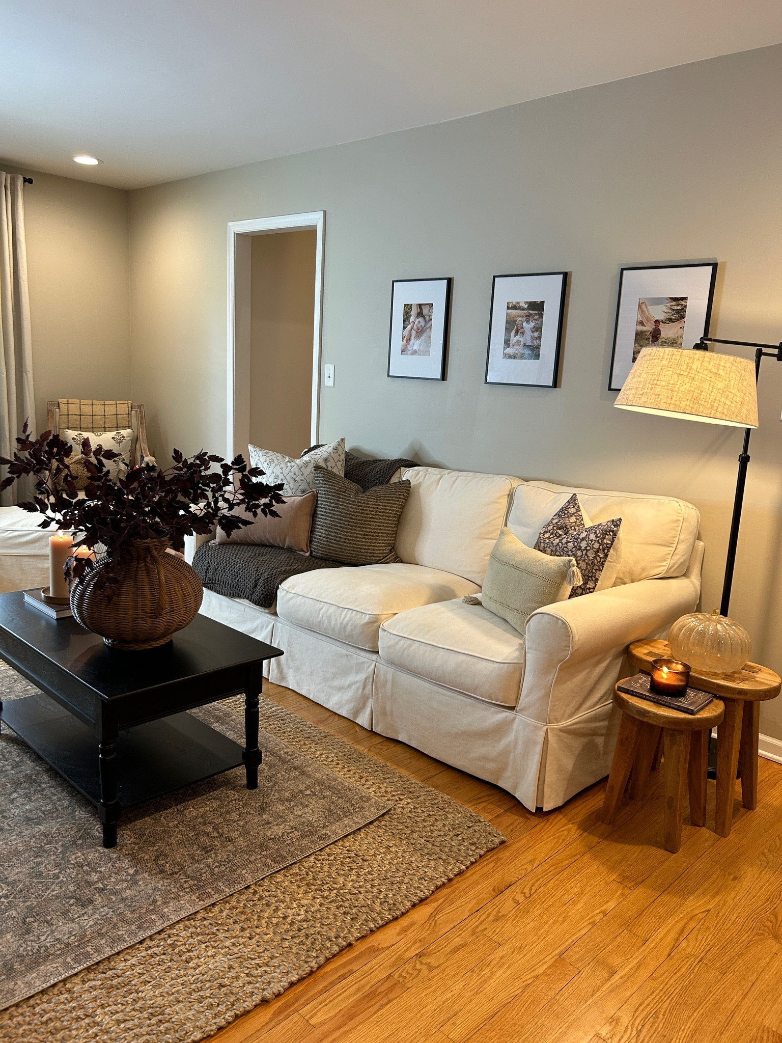 Cozy living room decor 

#LTKFindsUnder50 #LTKHome #LTKStyleTip