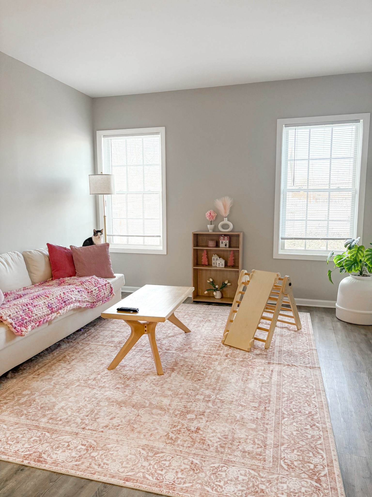 What do we think of my girly vibe space?? 

#LTKmomlife #LTKHome #LTKvlog