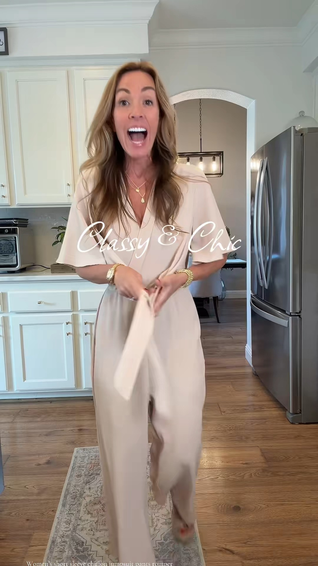 Classy and chic jumpsuit! 

 #womensfashion #jumpsuit #pantsoutfitideas #modestfashion #classystyle