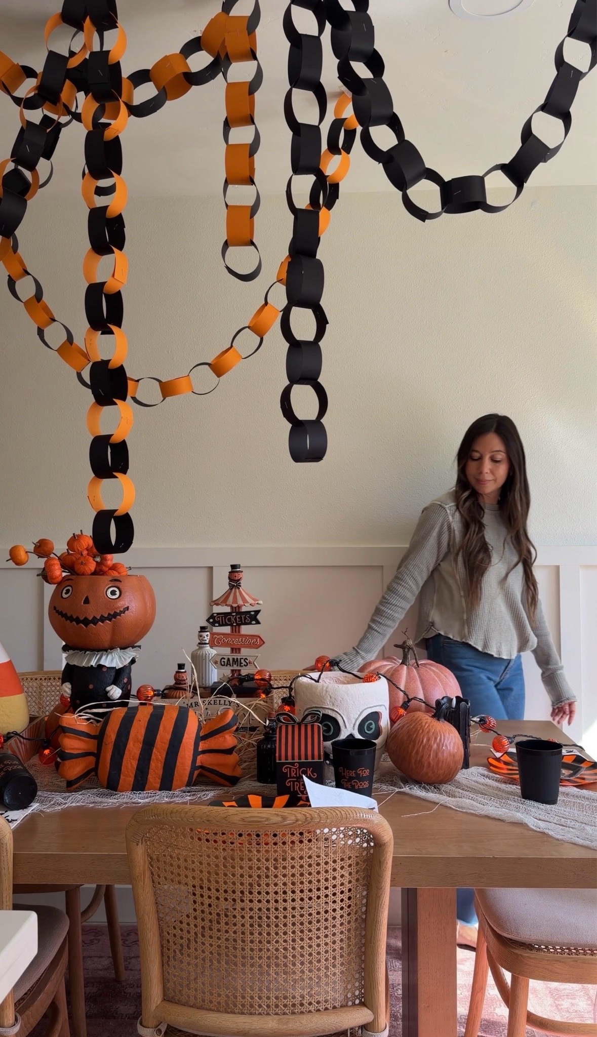 Halloween starts now so be sure to shop all the decor and party supplies at @Michaels   now!
#michaelspartner #ad