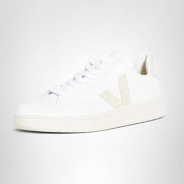 Veja Women's V-12 Sneaker | Amazon (US)