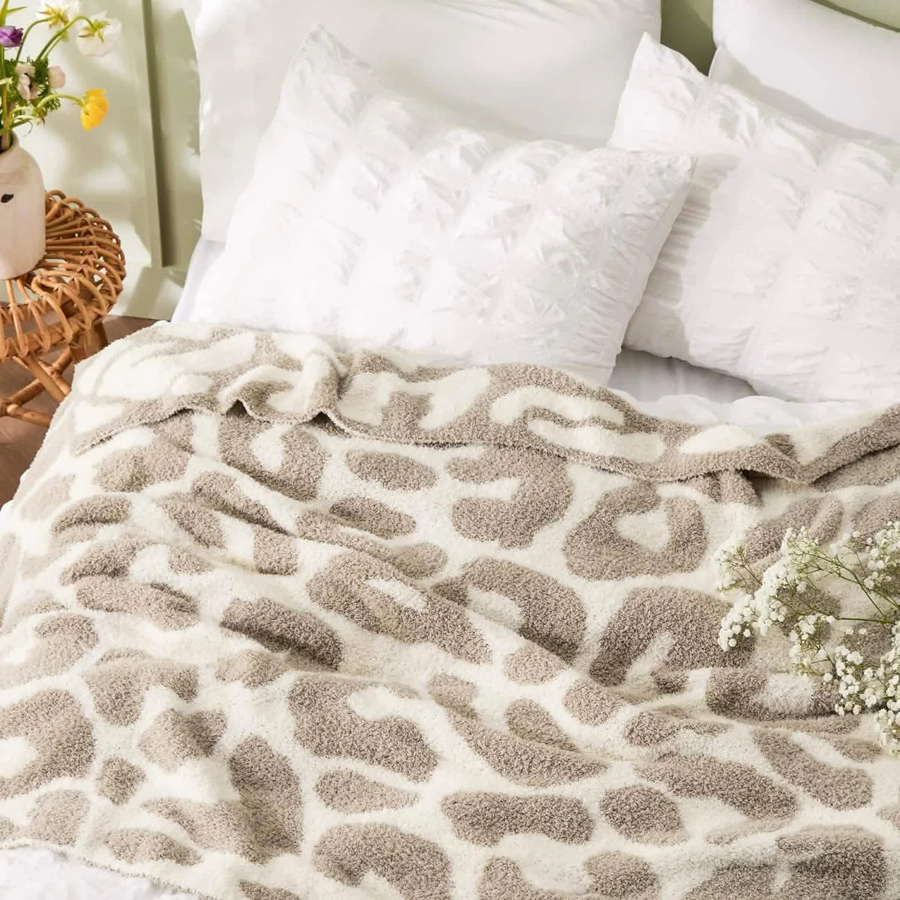 Bedsure Fluffy Fuzzy Plush Knit Throw Blanket | Bedsure