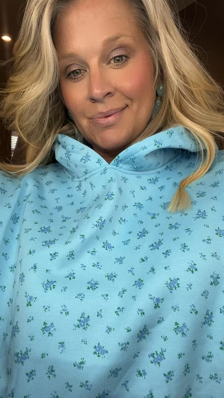  ✨Tap the bell, save and ❤️ for over 40 fashion, midlife style, midsize fashion and luxury looks for less. 

Spring loungewear
⬇️Sizing information: large (size up if in between sizes.)

👑"Helping you look good, feel good!" - Lindsey Denver

Spring looks, Midlife style for real women who want to feel confident again. Over 40 fashion and over 50 style that works with changing bodies, perimenopause shifts, and real life. Think midsize fashion, Gen X style and up, body confidence, and mom outfits that feel polished, comfortable, and elevated...because style over 45 and over 50 should feel effortless, not stressful. 


#LTKOver40 #LTKPlusSize #LTKMidsize