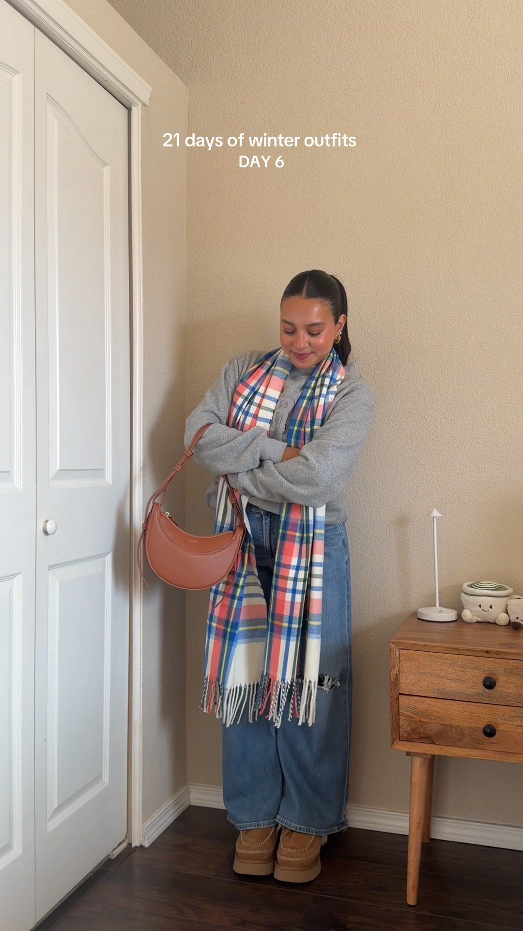 casual winter ootd❄️🧸 — parke sweatshirt in size small + jeans in size 4 short in curvy + bag is polene

#LTKgrwm #LTKootd #LTKSeasonal