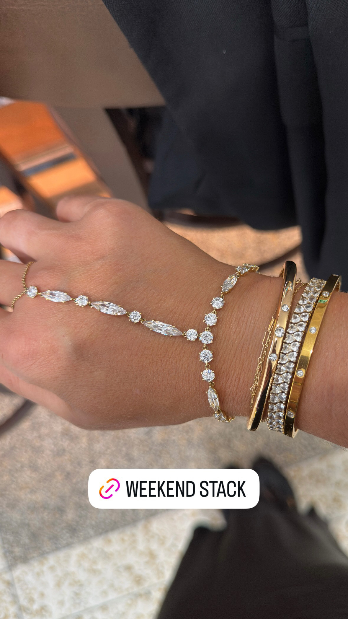 Weekend stack = solved 🙌 Layering my NADRI hand chain with a mix of bangles (BaubleBar, Ana Luisa, and my AURATE tennis bracelet in the mix too) for the perfect amount of sparkle without trying too hard. This combo works with literally everything — jeans, blazers, dresses — shop the exact pieces below! 

 