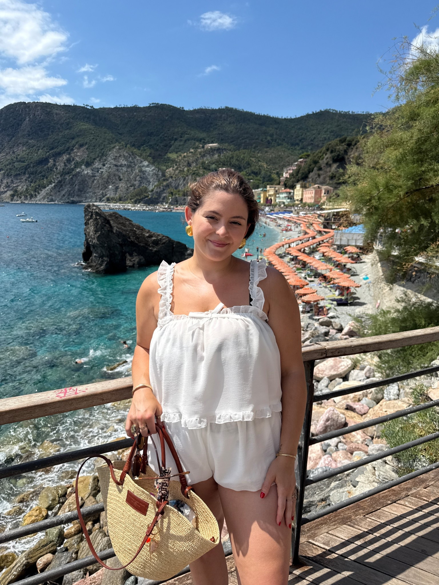 Revolve matching set size L 
Sezane basket bag 


#LTKMidsize #LTKFindsUnder100 #LTKStyleTip