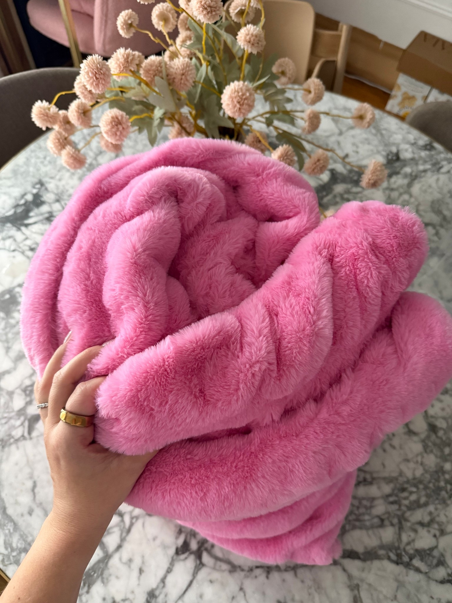 This blanket is always sold out and I finally got my hands on one while it’s in stock. If you’ve been waiting, don’t walk — run. Cozy level is unreal.

Comfrt blanket, viral cozy blanket, luxury throw blanket, soft plush blanket, oversized cozy blanket, neutral home decor blanket, couch throw blanket, bedroom aesthetic blanket, mom cozy essentials, TikTok viral home finds