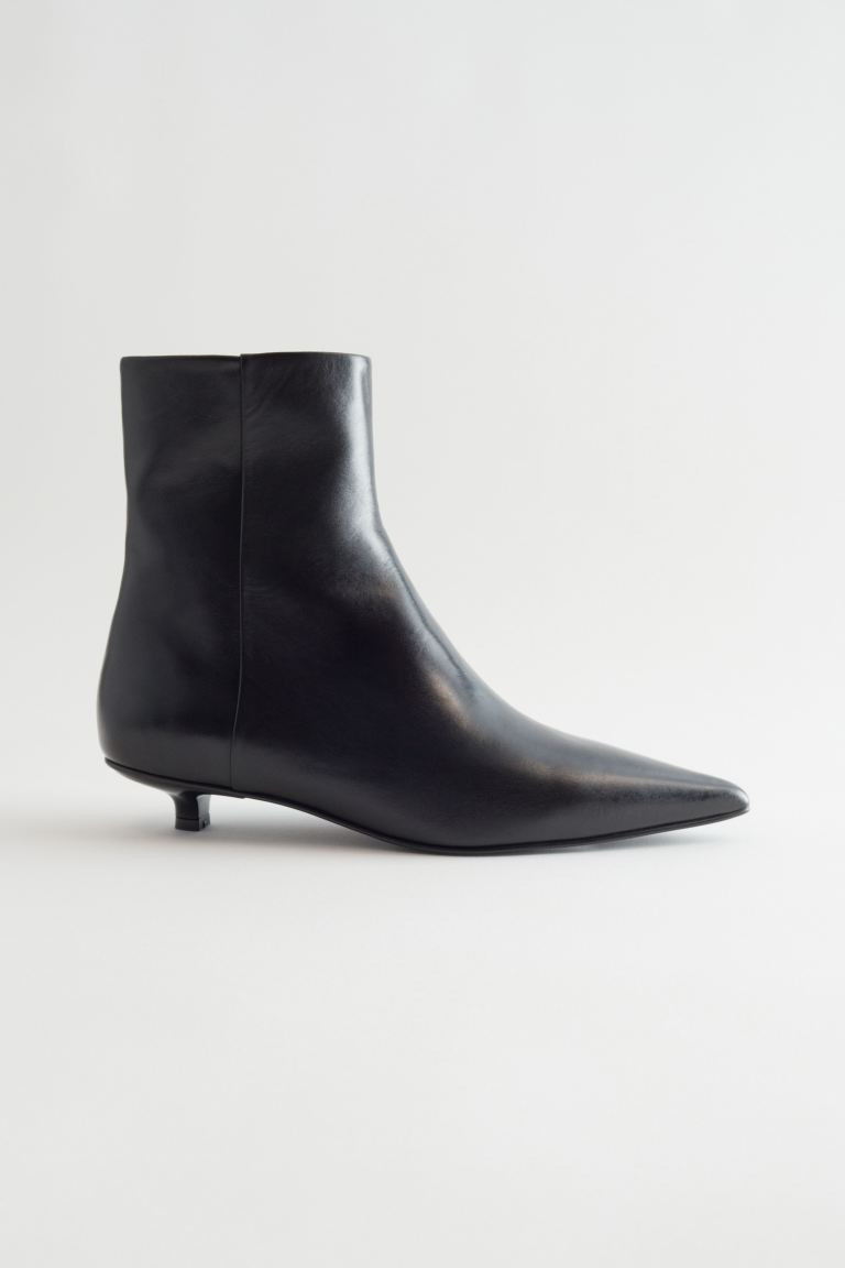 Weiche, flache, spitze Stiefeletten | H&M (DE, AT, CH, NL, FI)
