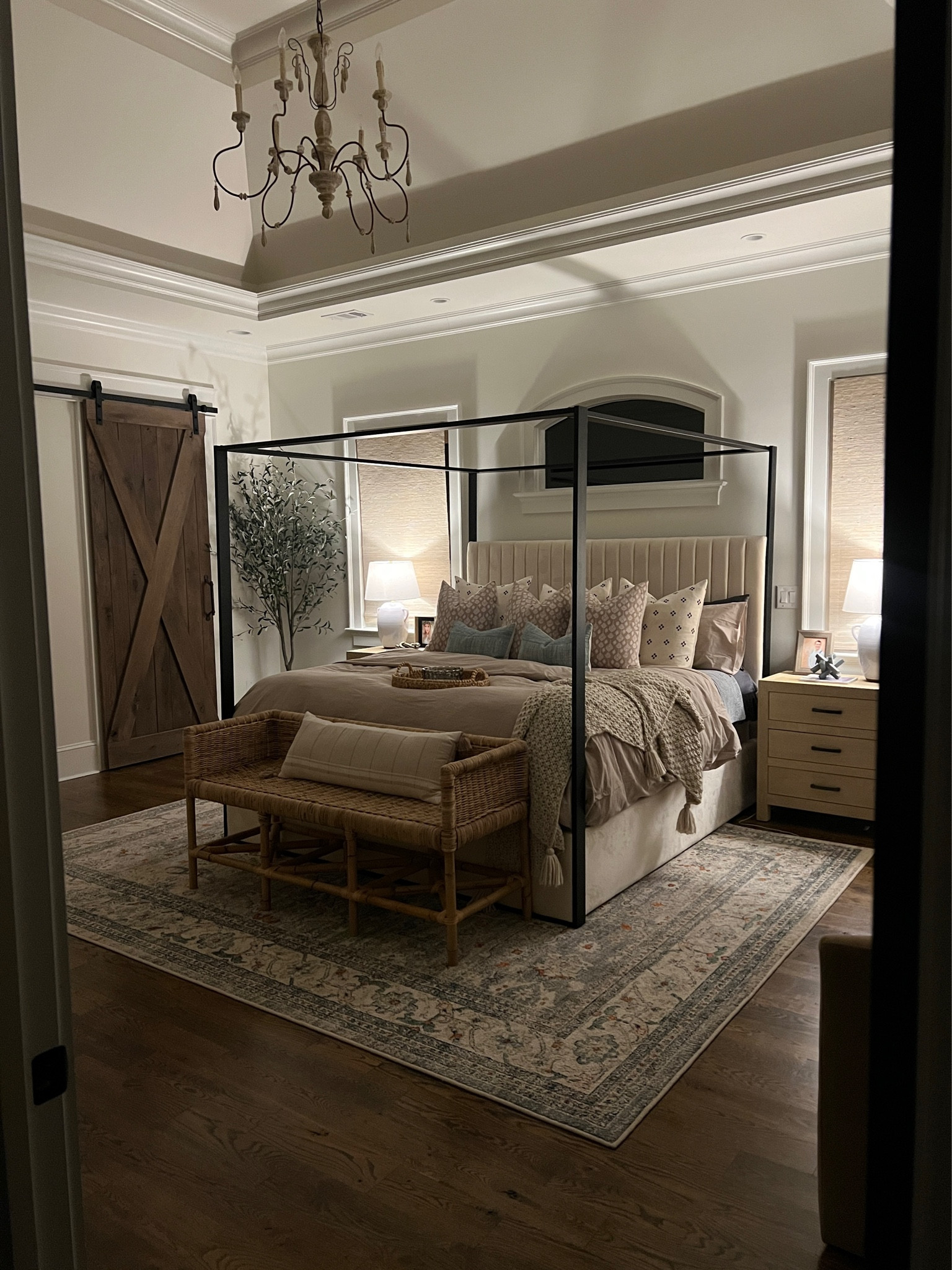 Bedroom details 🤍


#LTKFind #LTKhome #LTKstyletip