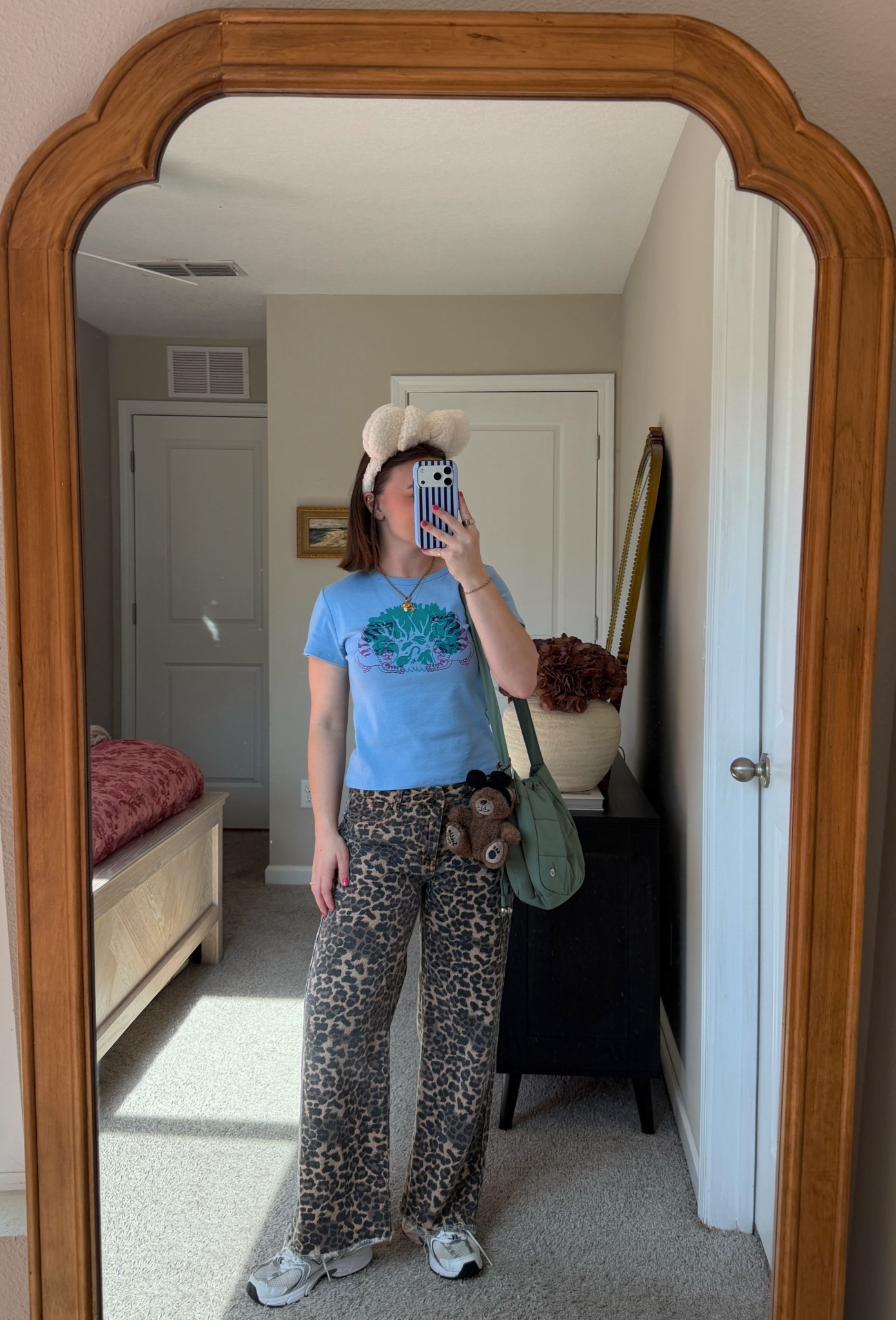 Animal Kingdom outfit inspo! Tee and teddy bear bag charm are from a Disney small shop SubtleDust- can’t link but added on my ShopMy! I’m wearing a S/M in top, pants tts, I trimmed the pants leg bc I’m short but good for tall girlies 



Disney outfit, Disney park outfit, Disney style, Disney fashion, Disney girl  


#disneystyle #disneyoutfitidea #disneygirl #disneyparks #disneyootd

#LTKValentine #LTKPetite #LTKSaleAlert