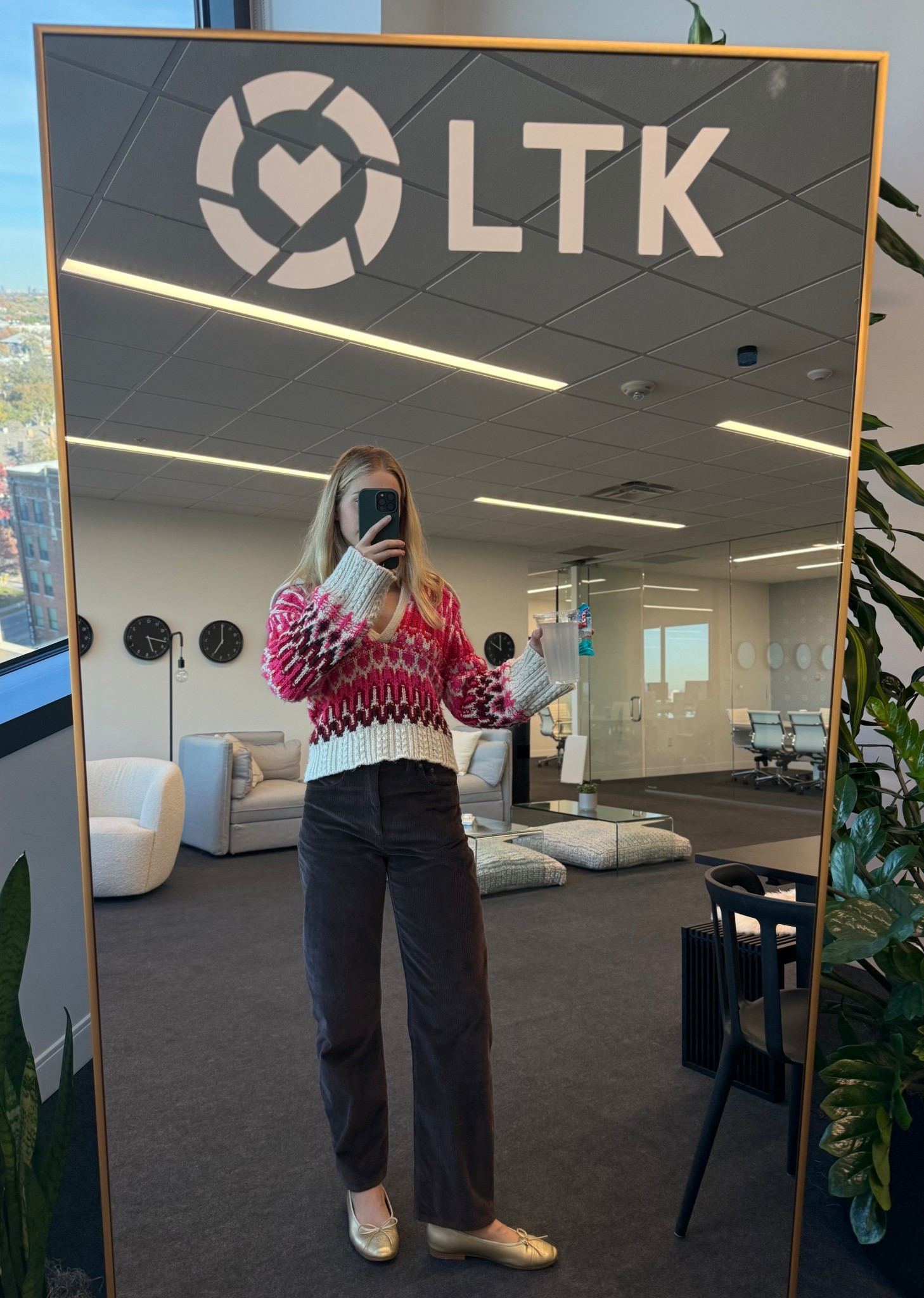 Work OOTD

balloon pants
Barrel jeans
Barrel pants
Corduroy pants
Brown corduroy
Madewell pants
High waisted pants
Chanel ballet flats
Gold shoes
Gold flats
Gold ballet flats
Work outfit
Work look
Office outfit
Colorful outfit
Office style
Office clothes
Casual work outfit
Business casual outfit
Rent the runway
Ramy brook augustus sweater
Collared sweater
Pink sweater
Fair isle sweater
V neck sweater
Printed sweater
White sweater
Fall sweater
Winter sweater
Cozy sweater
Ramy brook sweater

#LTKWorkwear #LTKootd