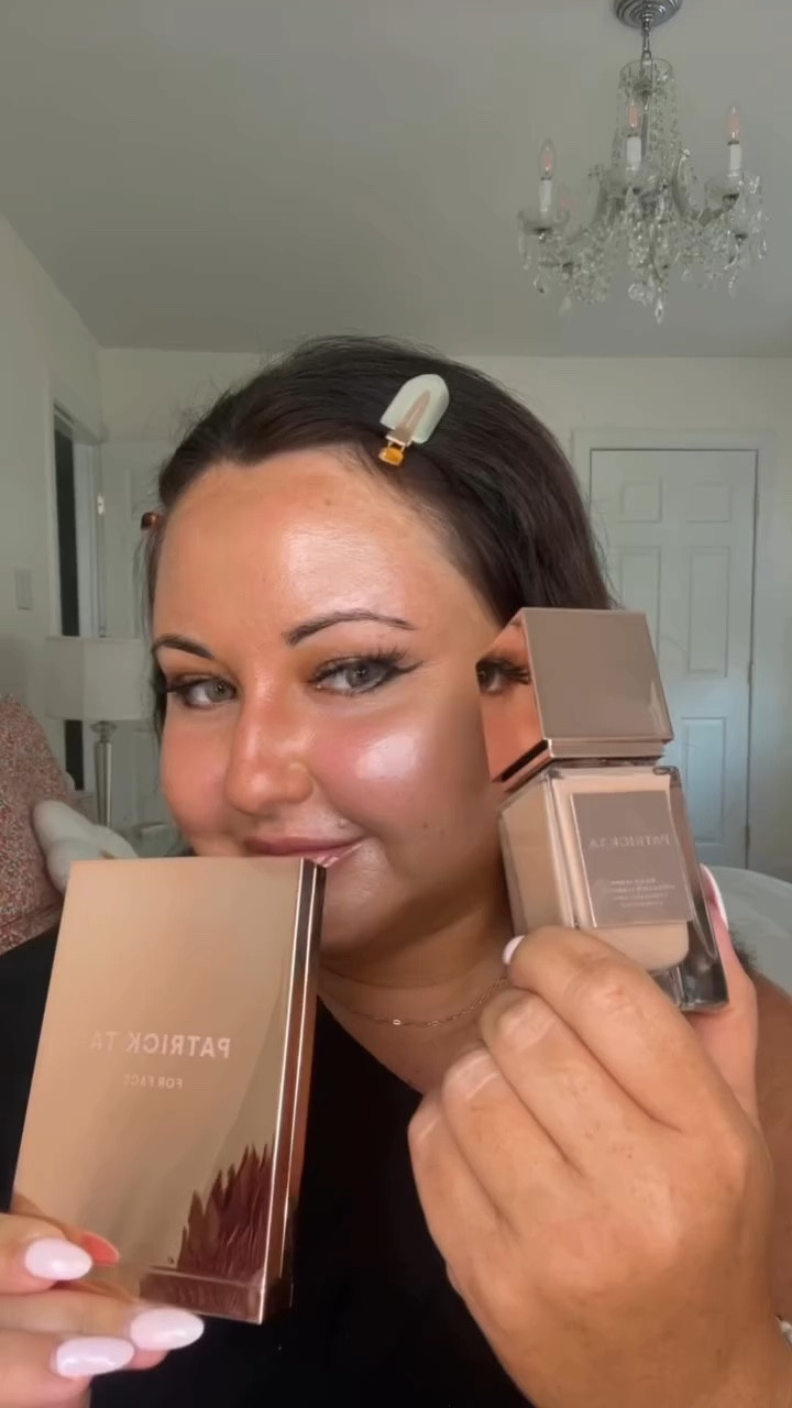 Comparing Patrick Ta’s Hydra Luxe Luminous Foundation with the Creme and Finishing Powder Duo

🤍Patrick Ta Hydra Luxe Luminous Foundation:
💕Finish: This foundation offers a luminous, radiant finish, ideal for those seeking a dewy glow.
💕Coverage:It provides buildable coverage, from medium to full, allowing customization based on your needs.
💕Formulation: Designed to be hydrating and nourishing, this foundation often includes ingredients that benefit dry or combination skin types.

🤍Patrick Ta Creme and Finishing Powder Duo
💕Finish**: This product features a creamy foundation with a matching powder. The cream foundation typically offers a full-coverage, matte or semi-matte finish, while the powder sets the cream foundation and can provide a soft, polished look.
💕Coverage: The cream foundation is usually buildable to full coverage, and the finishing powder helps to lock it in place and control shine.
💕Formulation:The duo is designed to provide a smooth, flawless finish with the benefits of both cream and powder. The powder helps to minimize shine and prolong the wear of the foundation.

💕Key Differences💕

🤍 The Hydra Luxe Luminous Foundation is focused on providing a radiant, dewy finish with built-in hydration, while the Creme and Finishing Powder Duo offers a more semi-matte finish with the added benefit of a powder to set and perfect the look.

💕The Result💕
Choosing between them depends on whether you prefer a dewy, hydrated look or a more matte finish with the option to set your makeup. 

#newmakeup #makeupreview #foundation #makeupbase #glowymakeup #newmakeup #makeupmusthaves