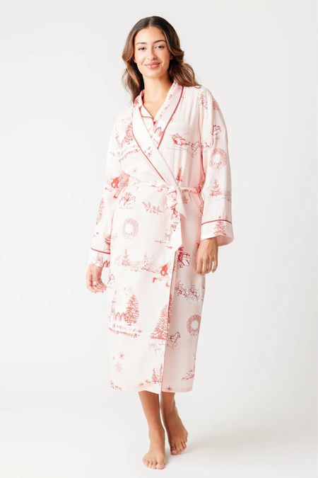 I love holiday season and robes so I’m really leaning into these Christmas themed robes this season!!! Love the wreaths on this one 🥺

#LTKSeasonal #LTKGiftGuide #LTKHoliday