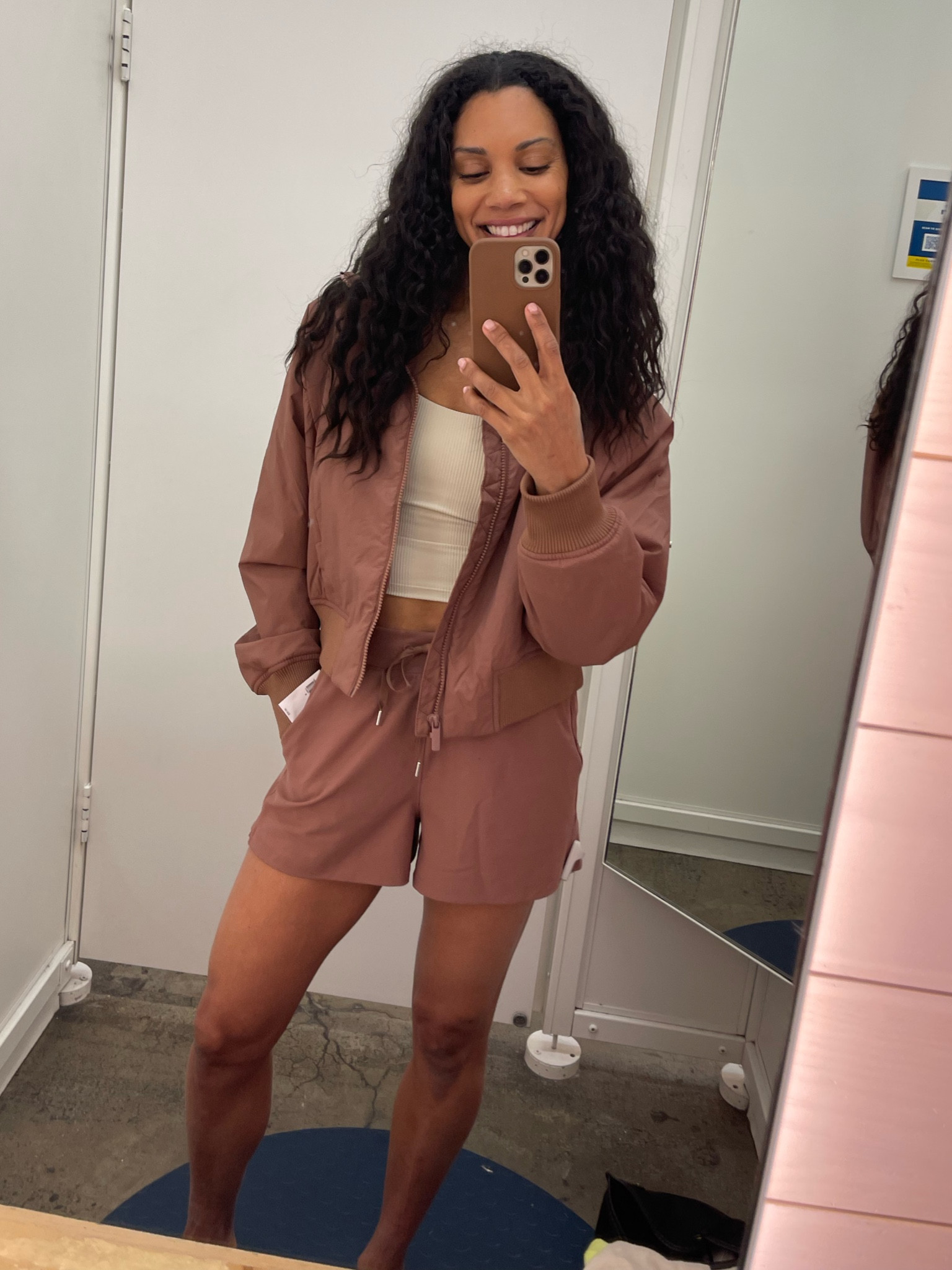 Warm Taupe FTW! Loving this set from Old Navy. Runs TTS. 

#LTKfitness #LTKsalealert #LTKfindsunder50