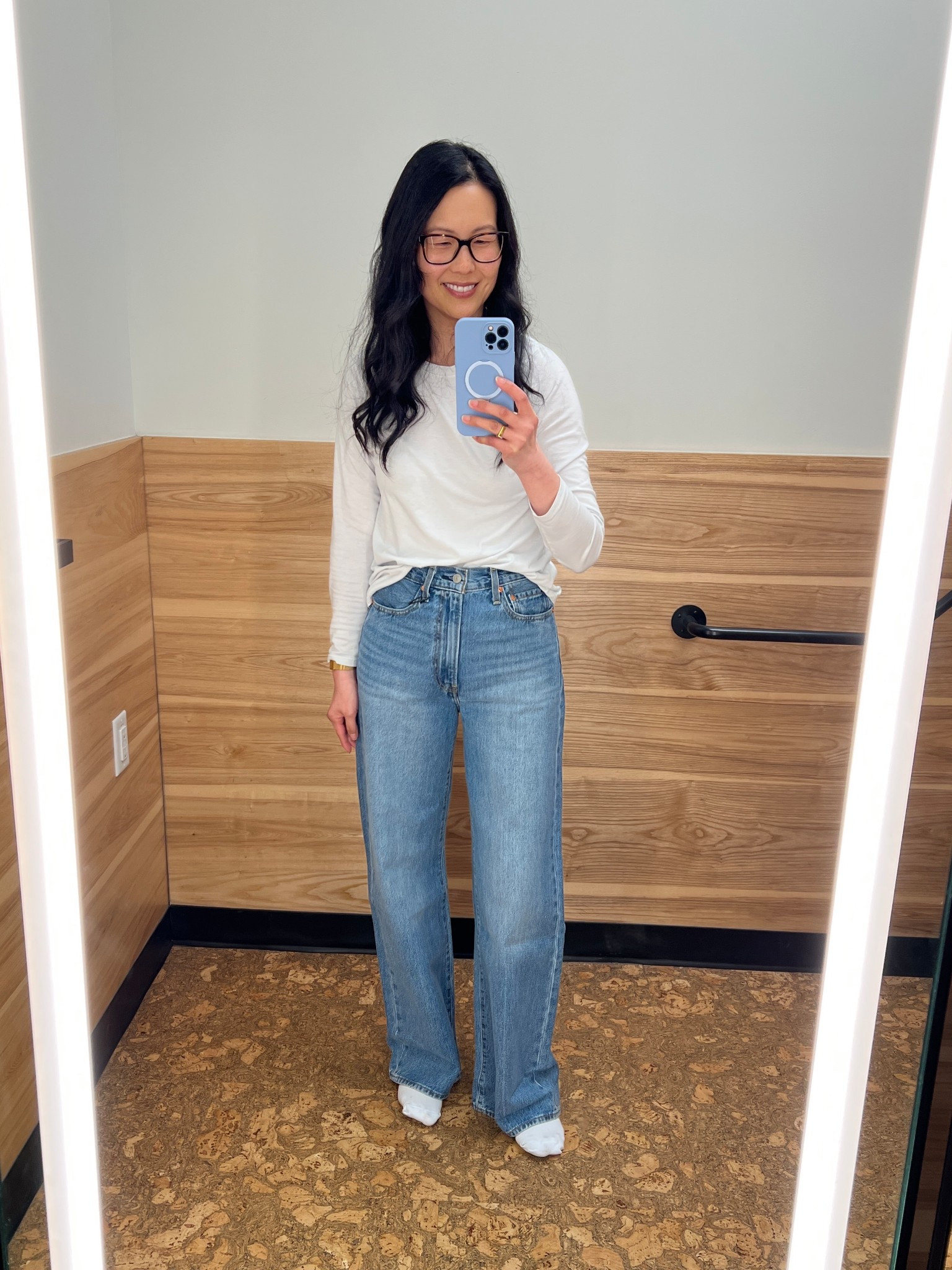 Levi’s rib cage wide leg - run a little big, I’m wearing a 27x32 I’m 5’9”, size 4/6 and they were a little loose in the upper part of the waistt