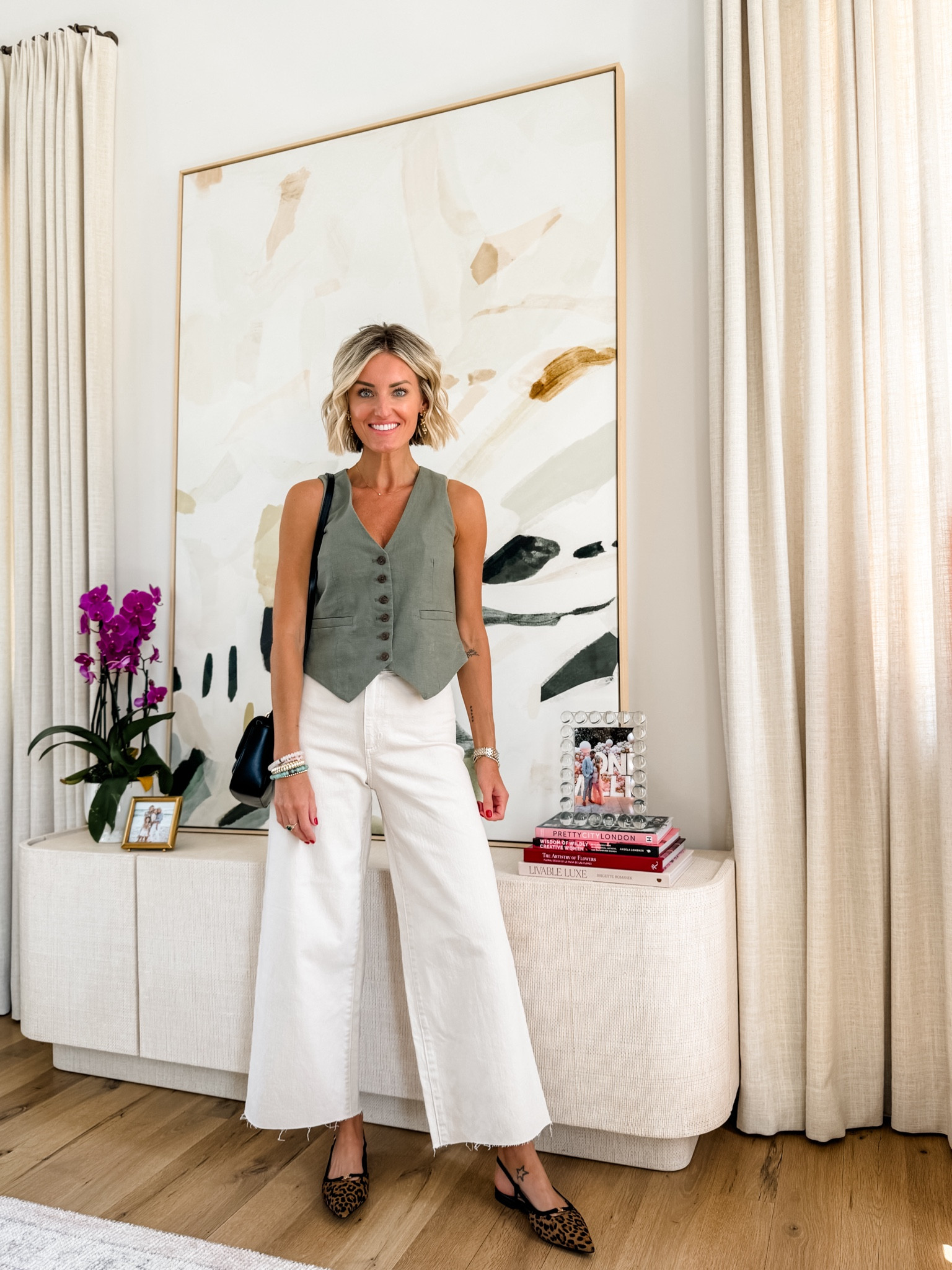 This vest has quickly become a favorite piece for me! I am wearing an XS 

Loverly Grey, transitional outfit idea

#LTKSeasonal #LTKStyleTip #LTKFindsUnder50