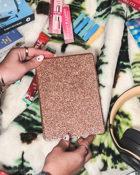 the perfect kindle case for anyone who isn’t afraid to sparkle ✨😏

with a hard protective flip cover and a clear back, it’s perfect. I love being able to still decorate with my stickers!

#kindlecase #ebook #ereader #kindlereader 

#LTKHoliday #LTKGiftGuide #LTKsalealert