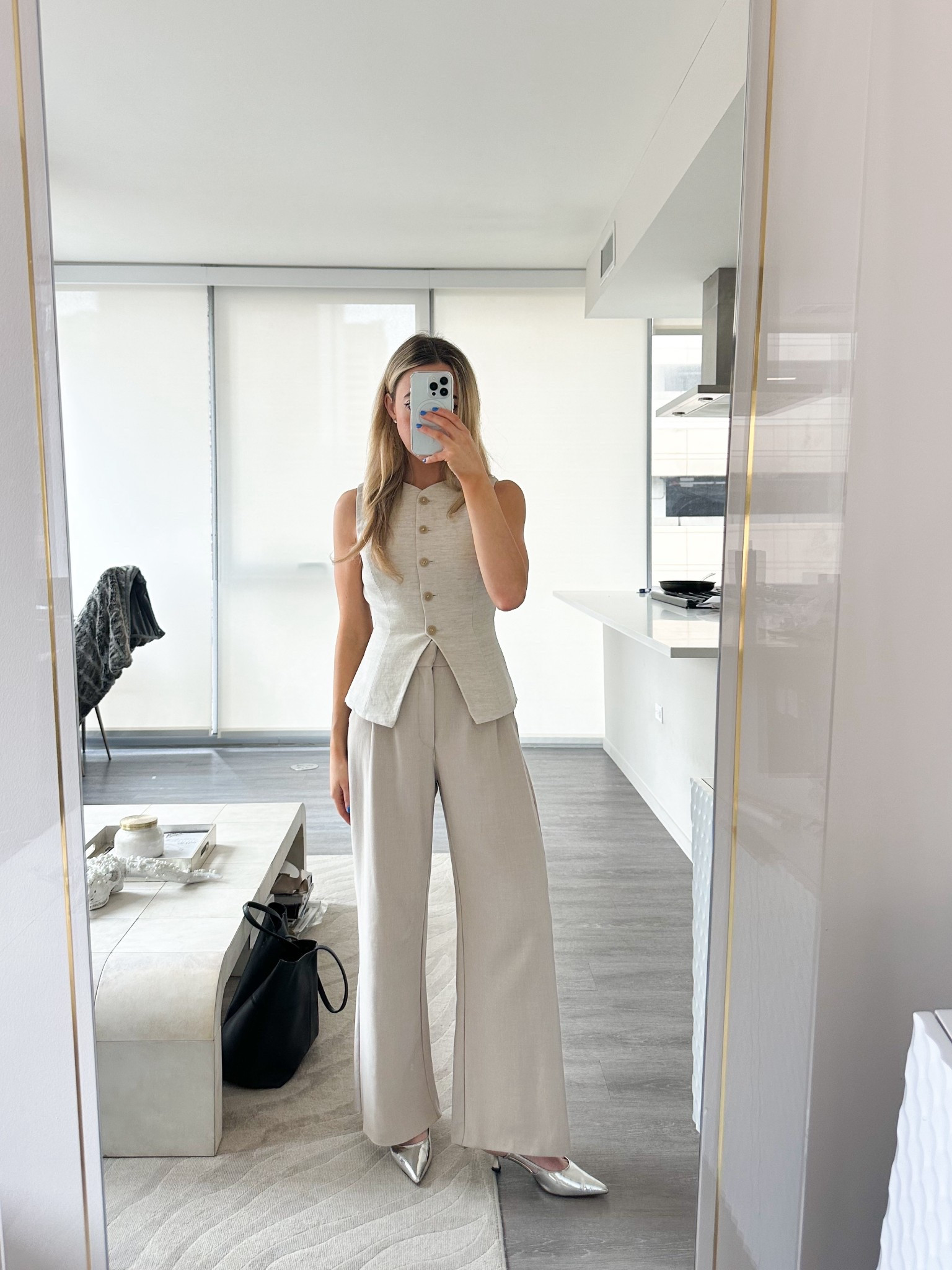 outfit:


ootd style fashion, workwear, petite pants, office outfit, warm weather workwear., aritzia outfit, Abercrombie Sloane pants, trousers, neutral aesthetic, Chicago, conference look, linen vest 

#LTKStyleTip #LTKWorkwear #LTKFindsUnder100