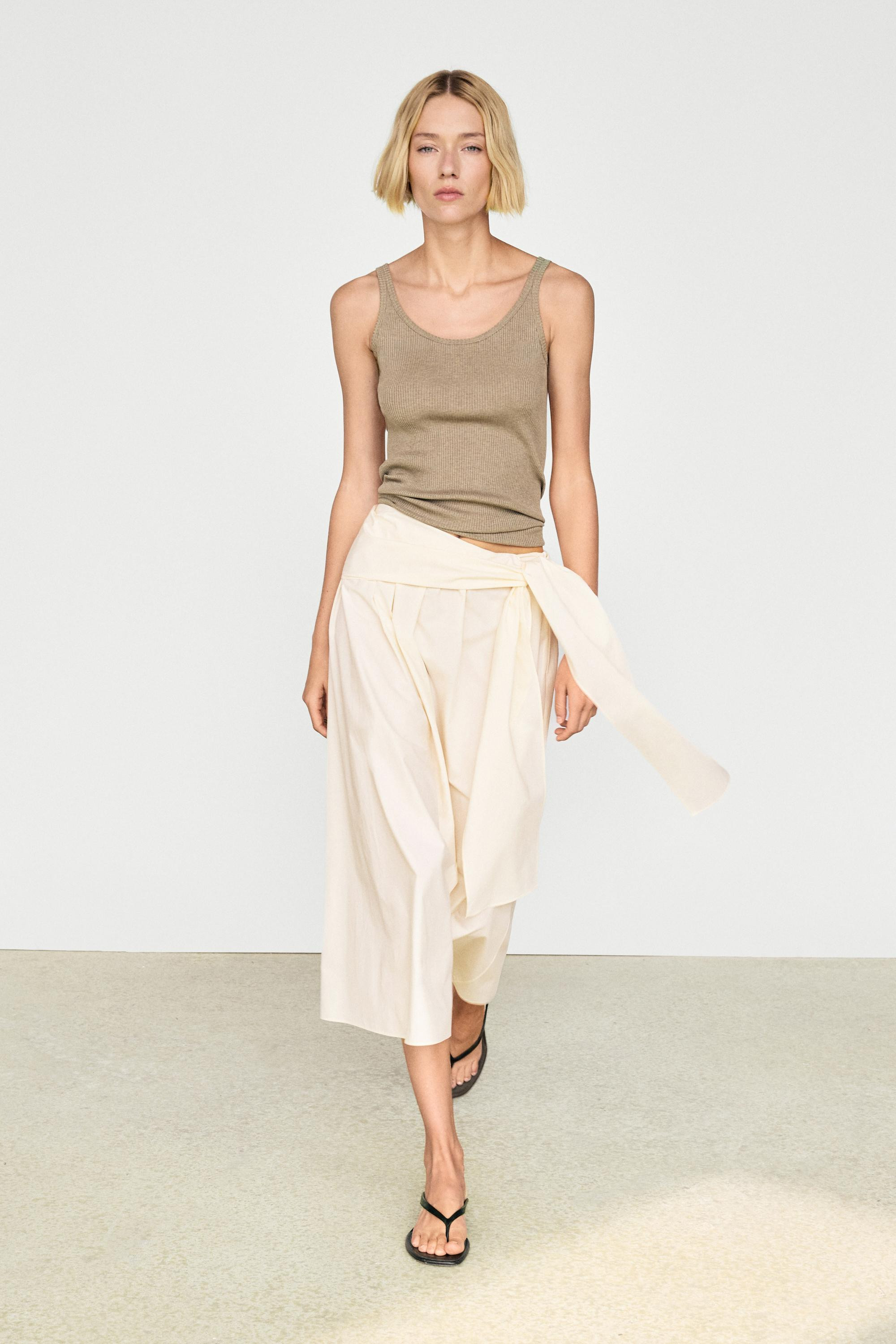 Flie\u00dfender Rock mit Tuchdetail | Massimo Dutti DE