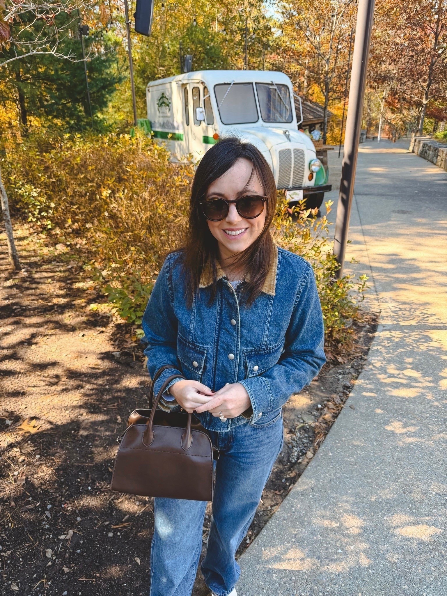 The cutest trapeze denim jacket! Obsessed with the corduroy collar for fall!




#LTKootd #LTKFindsUnder100 #LTKSeasonal