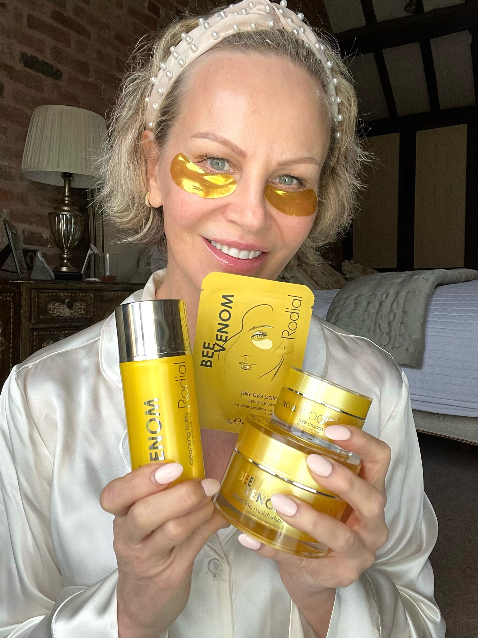 @rodialbeauty Bee Venom Skincare Collection 


#LTKover40 #LTKGiftGuide #LTKbeauty