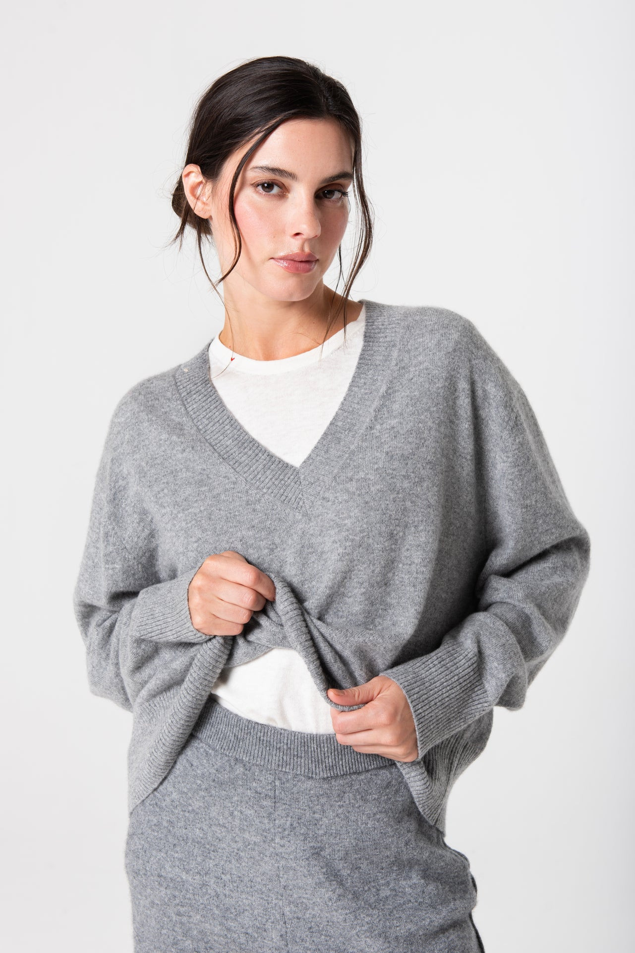 Allie V-Neck in Cashmere - Grey | LǍOLAO STUDIOS