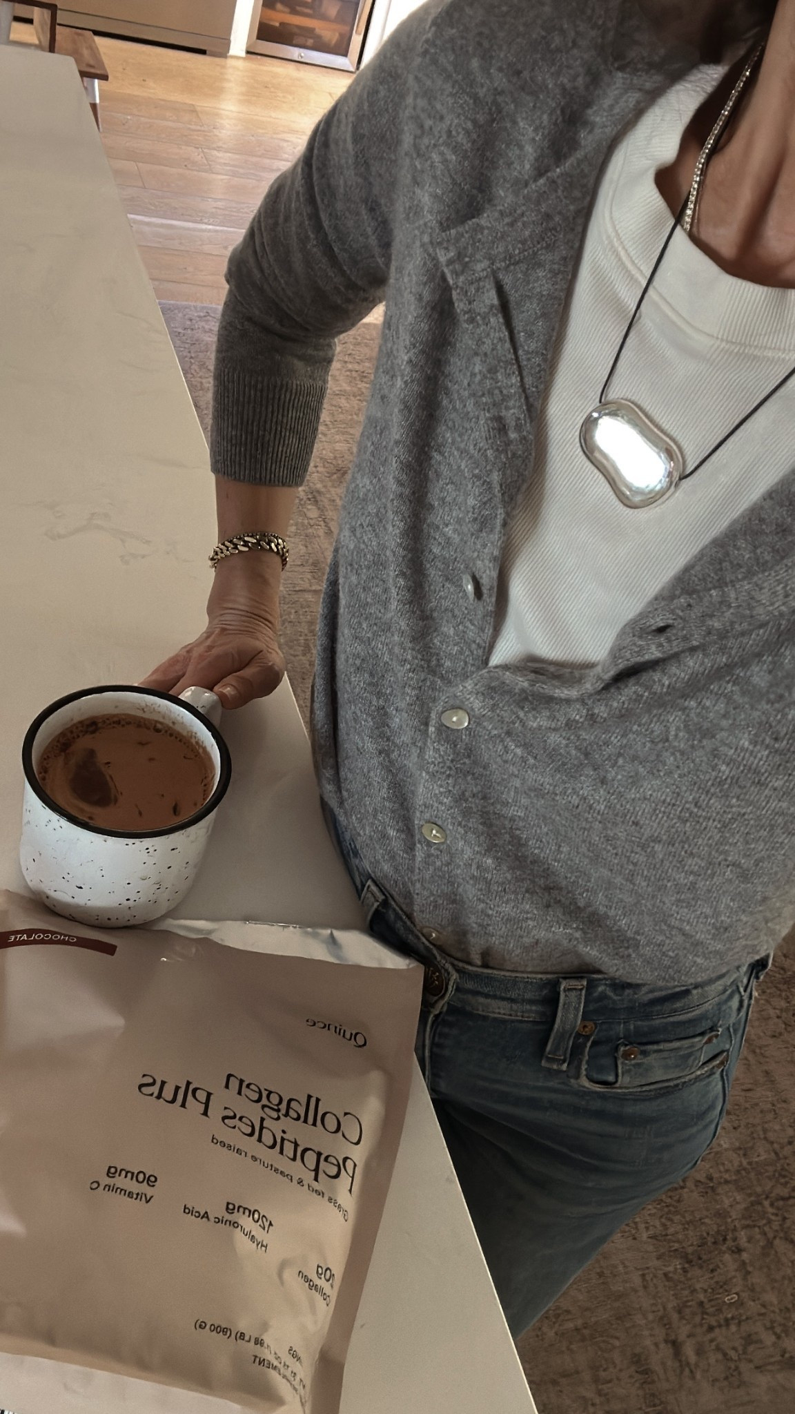 Love the taste of @onequince Grass Fed Collagen Peptides Plus and this cute little cardigan is another Quince win... it's the perfect soft cashmere, lightweight, and easy to wear solo or with a t-shirt layered underneath. It comes in so many beautiful color options as well. #quincepartner 

#LTKOver40